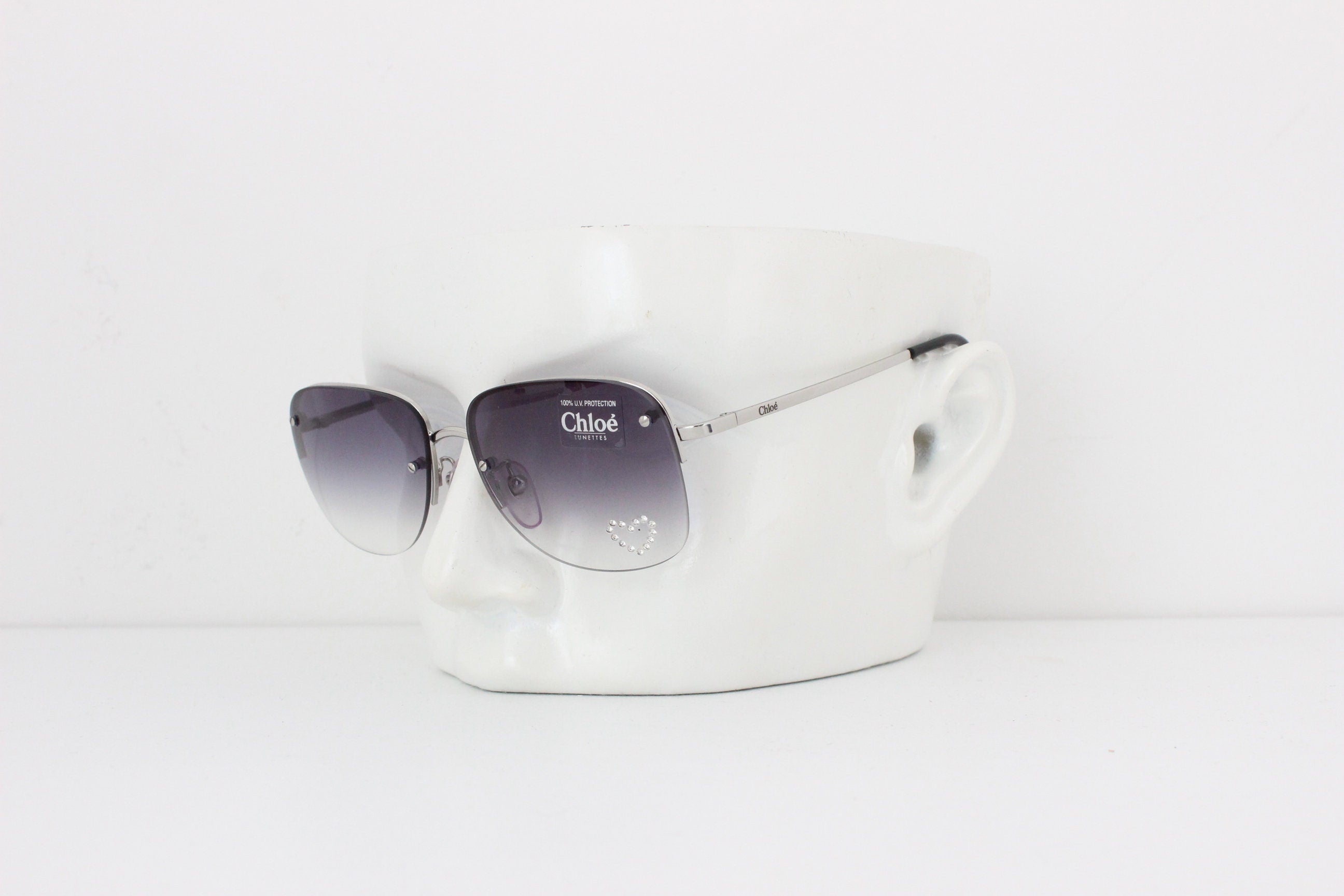 Y2K CHLOE Luxe Ombre Lens Sunglasses w/ Rhinestone Love Heart