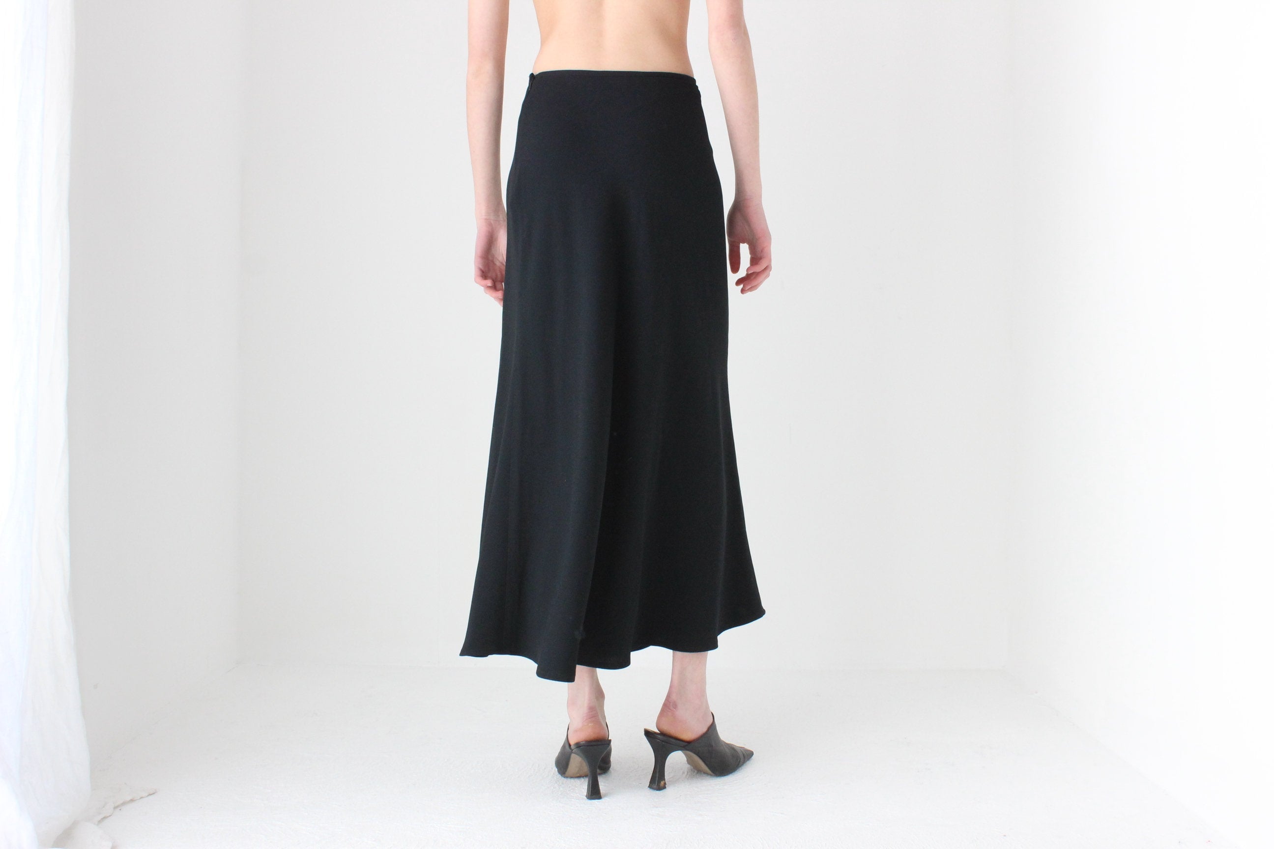 Perfect 90s Minimal Black Crepe Skirt