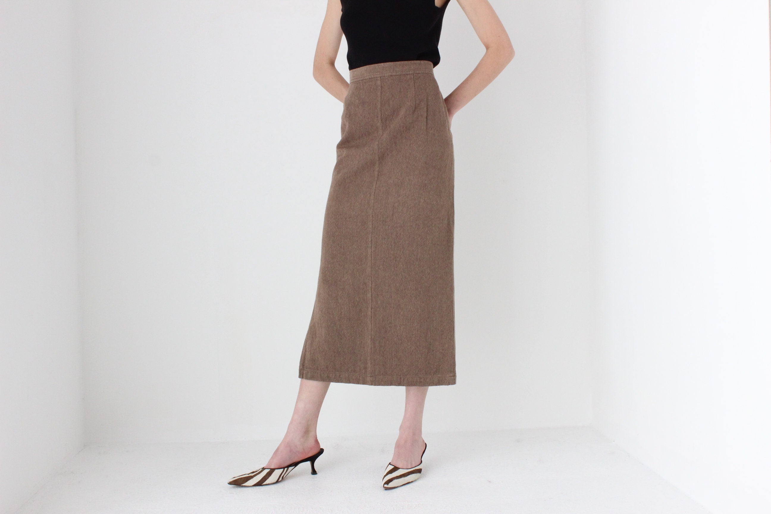 Brown pencil skirt 90s best sale