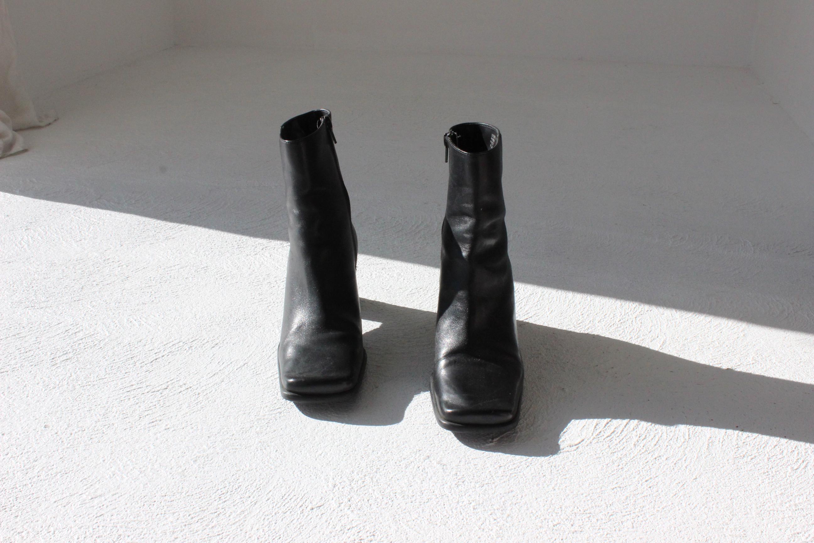 90s Square Toe Black Leather Ankle Boots by Nine West ~ Euro 38