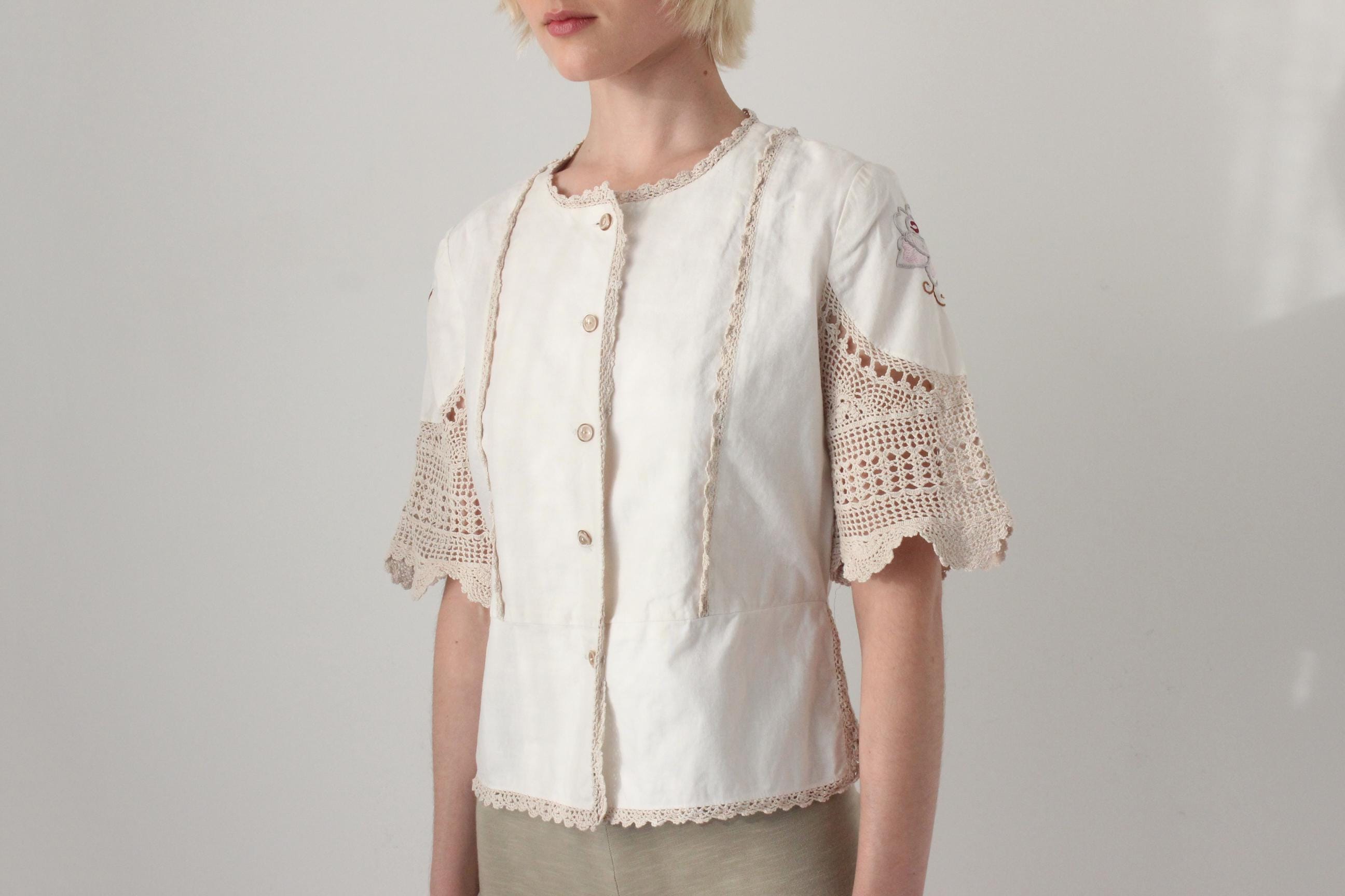 70s European Folk Embroidered Cotton Doily Top