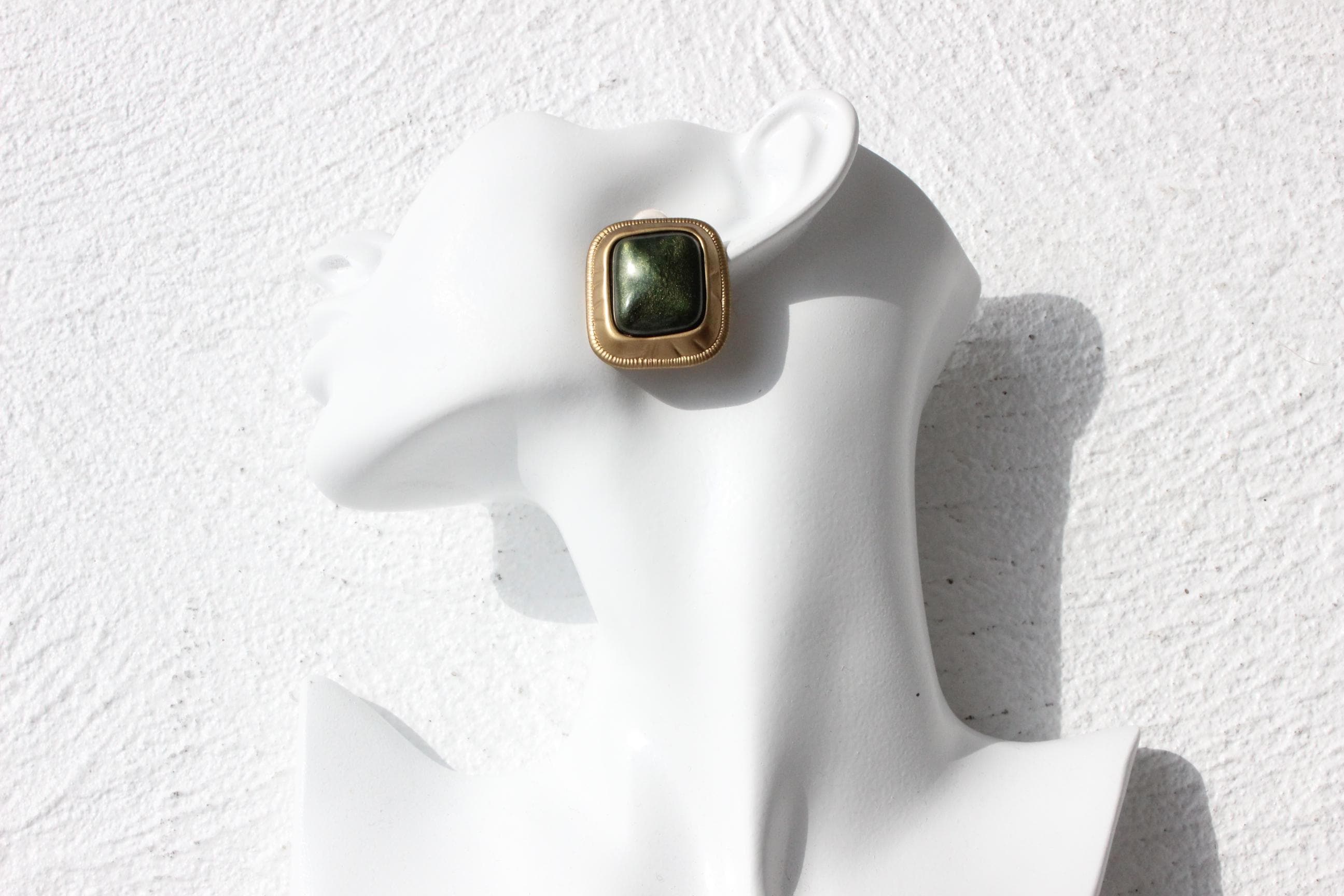 80s Matte Gold Tone Chunky Clip On Earrings w/ Green Stone