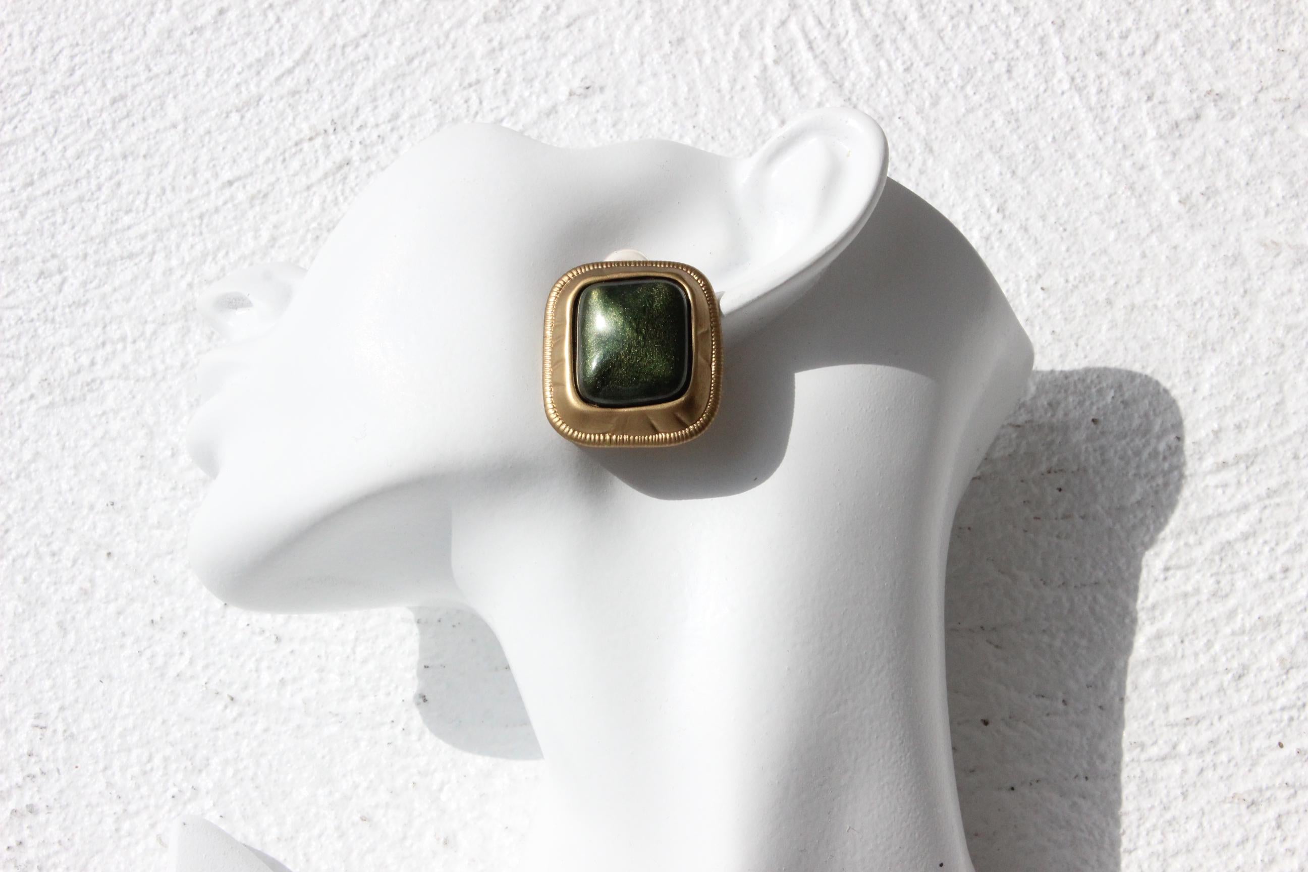 80s Matte Gold Tone Chunky Clip On Earrings w/ Green Stone