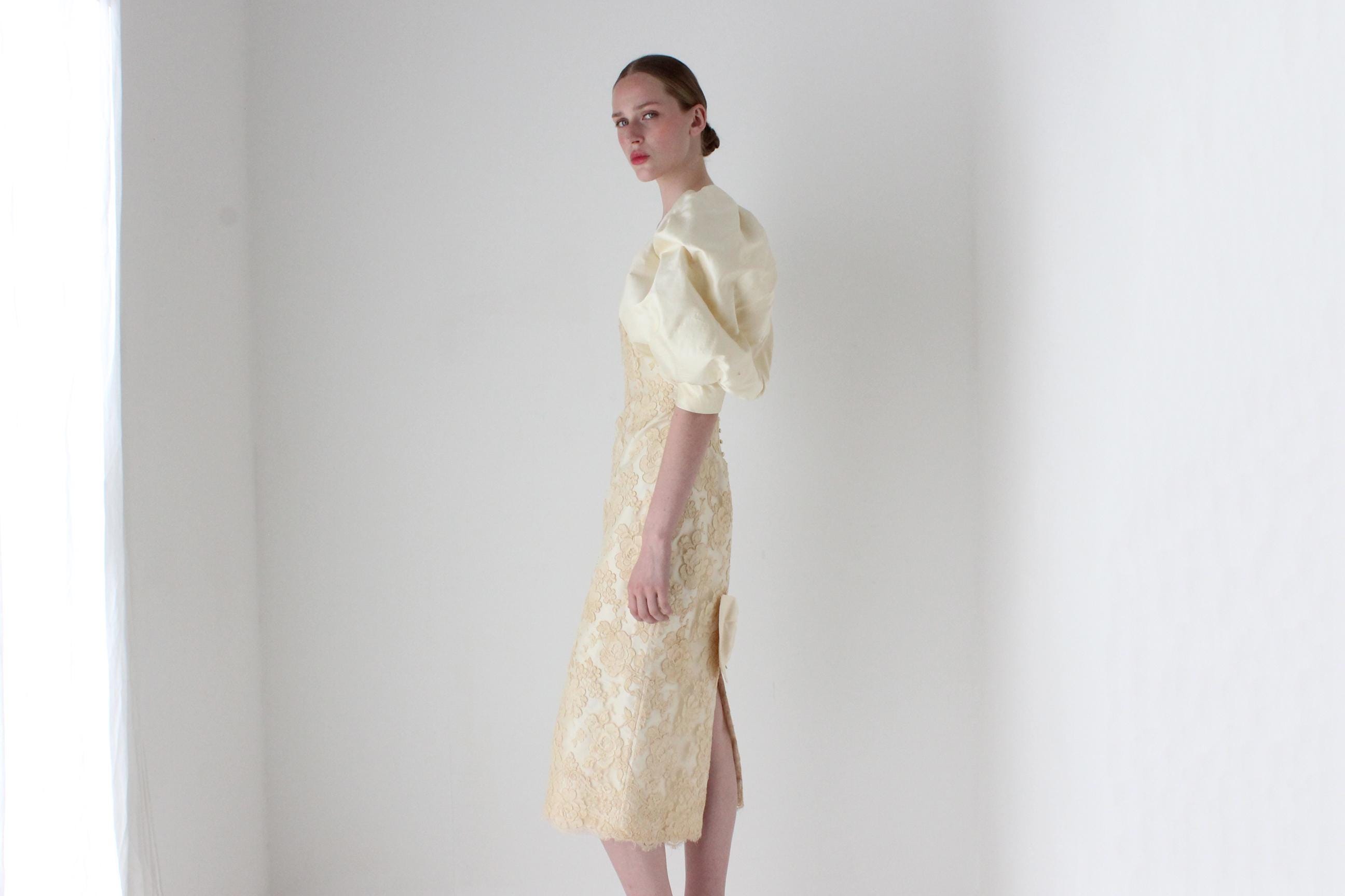 Fab 1980s Cream Lace & Sculptural Silk Puff Sleeve Hourglass Wedding Dress