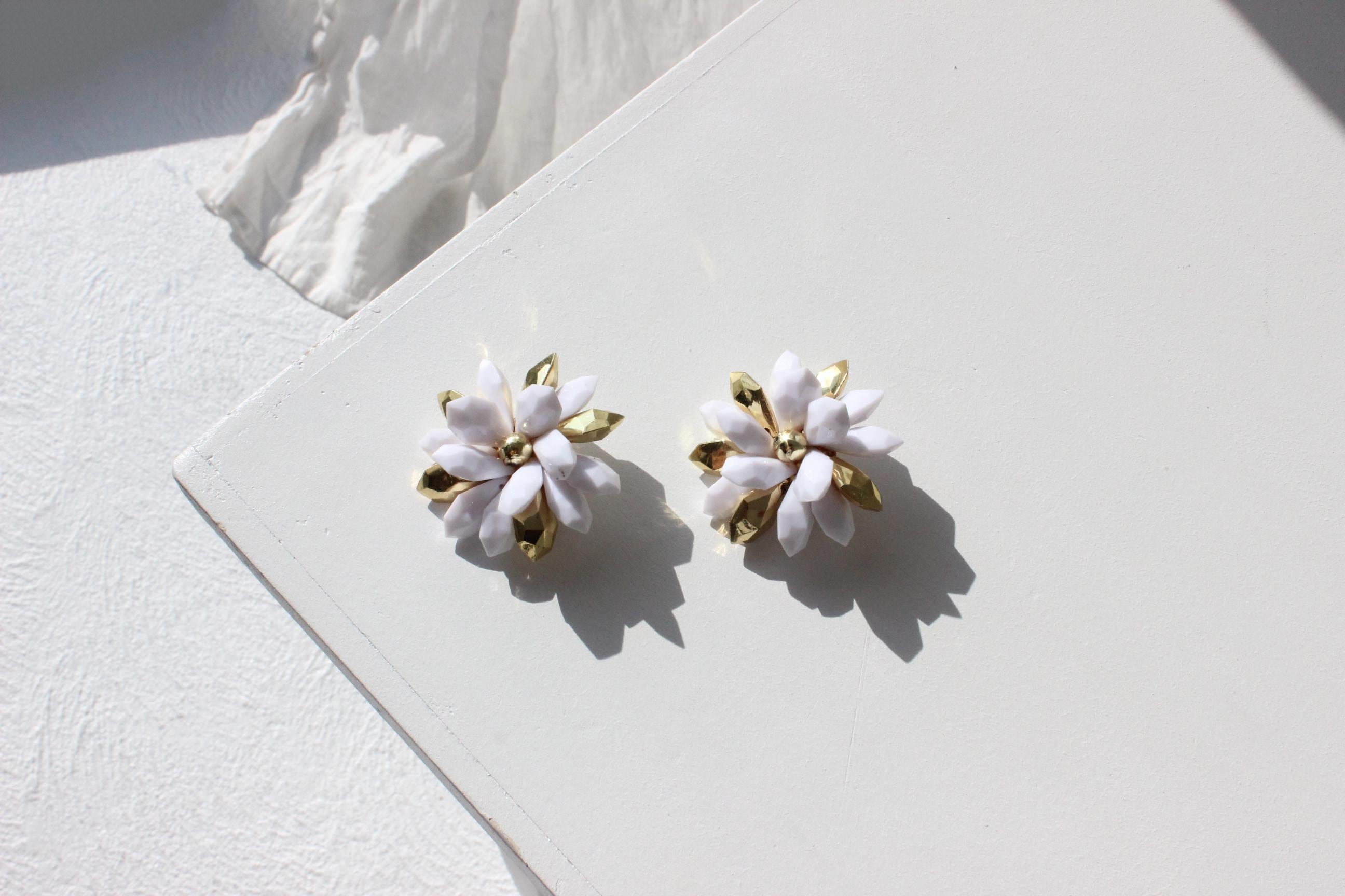 80s Fabulous White & Gold Oversized 'Flower' Cluster Clip On Wedding Earrings