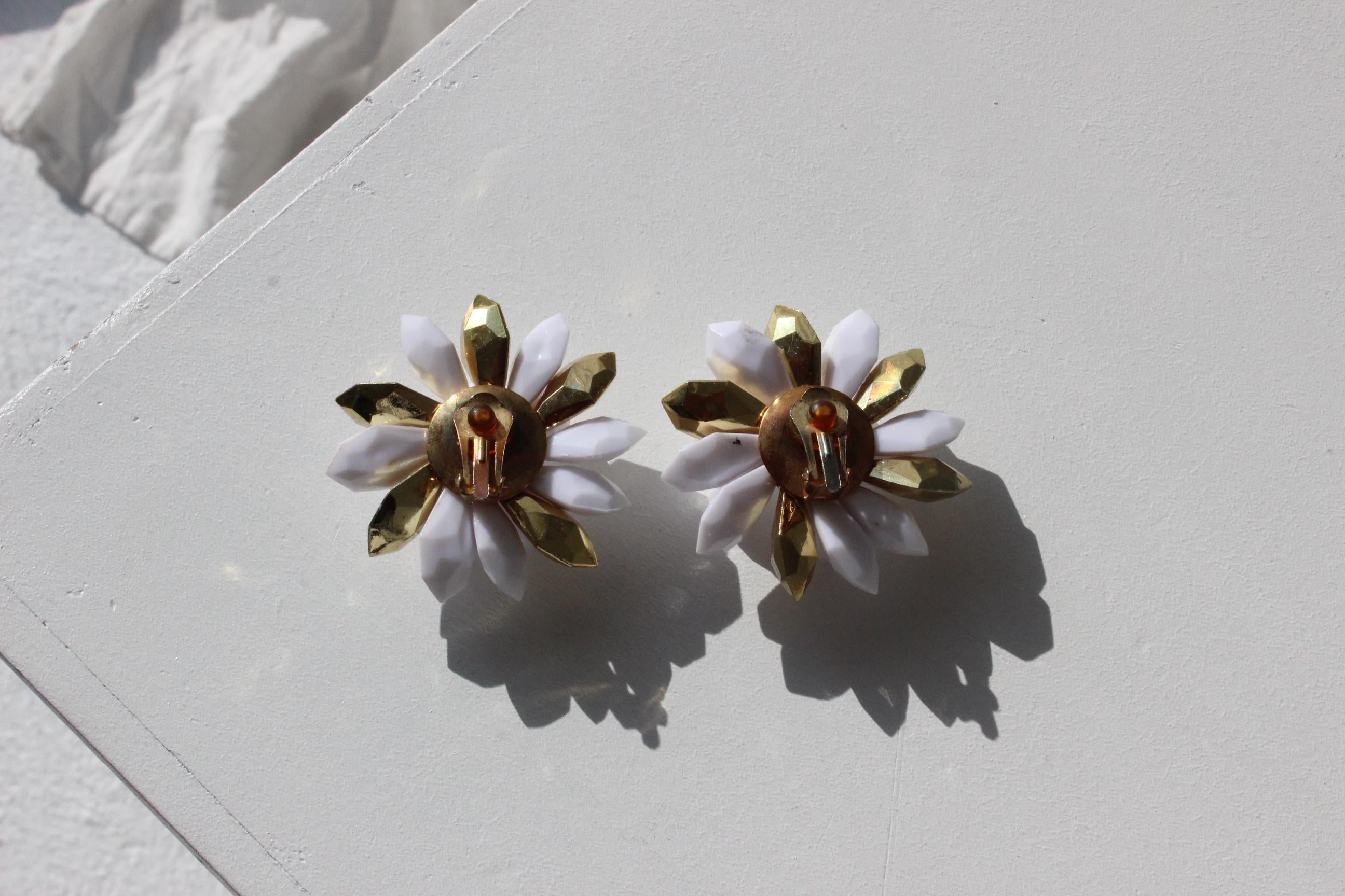 80s Fabulous White & Gold Oversized 'Flower' Cluster Clip On Wedding Earrings