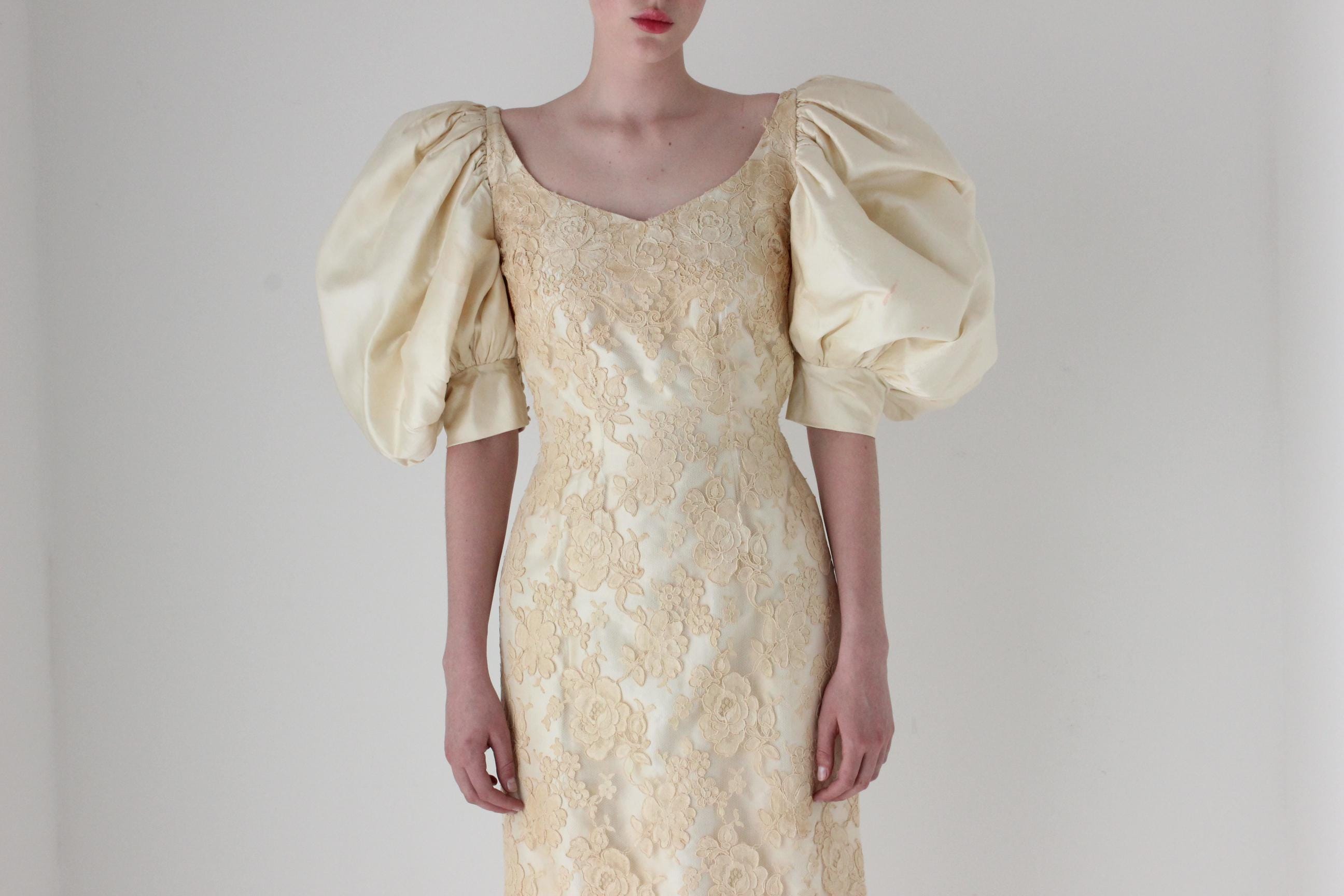 Fab 1980s Cream Lace & Sculptural Silk Puff Sleeve Hourglass Wedding Dress