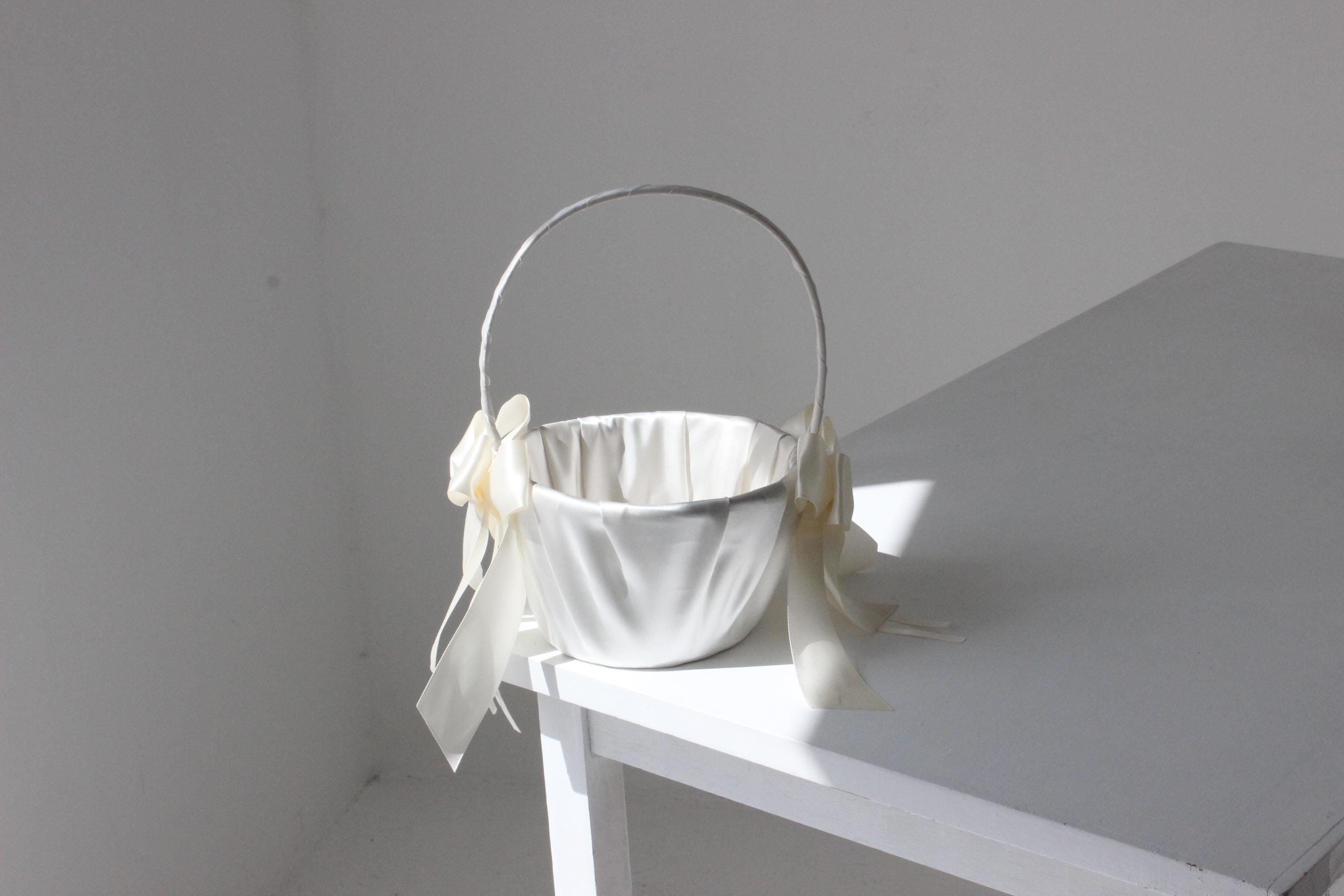 90s Ivory Satin Bridal Basket Bag w/ Bows