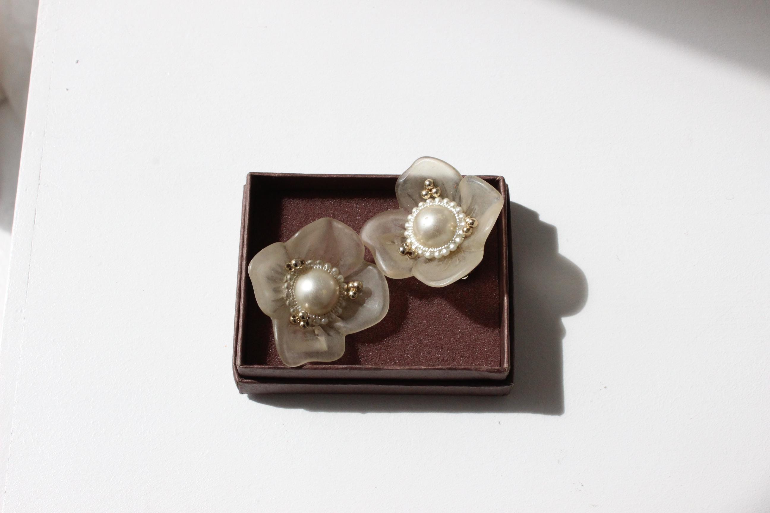 60s Frosted Resin & Pearl Flower Clip On Earrings