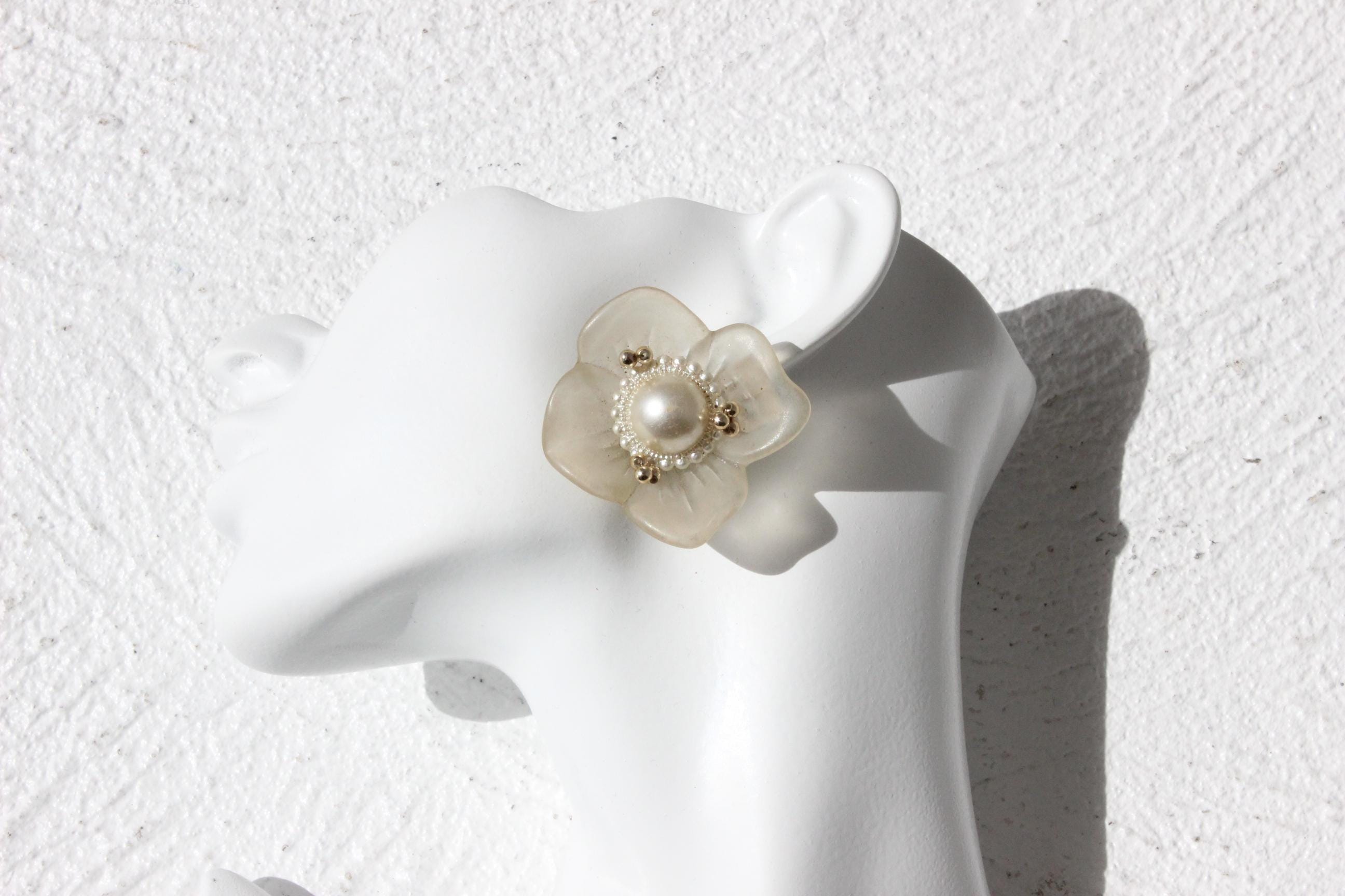 60s Frosted Resin & Pearl Flower Clip On Earrings