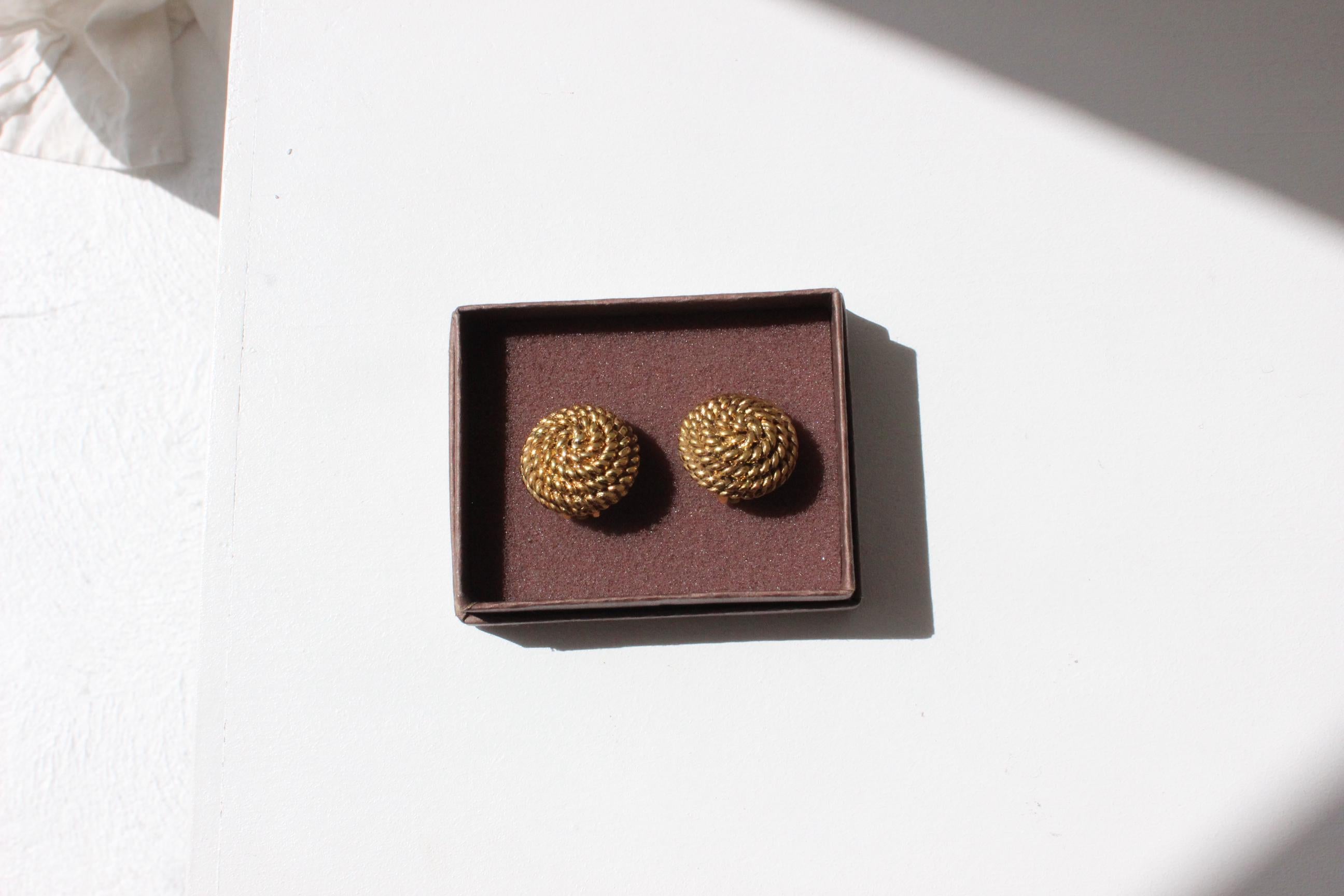 80s Vintage BARCS Matte Gold Chunky 'Chain' Circle Clip On Earrings