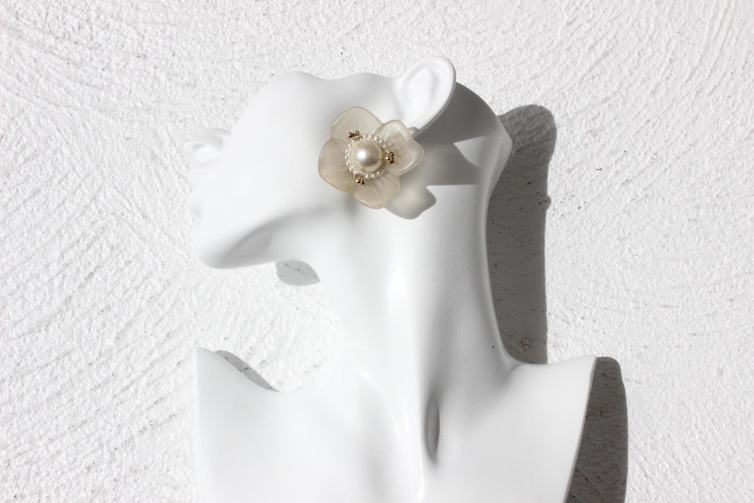 60s Frosted Resin & Pearl Flower Clip On Earrings