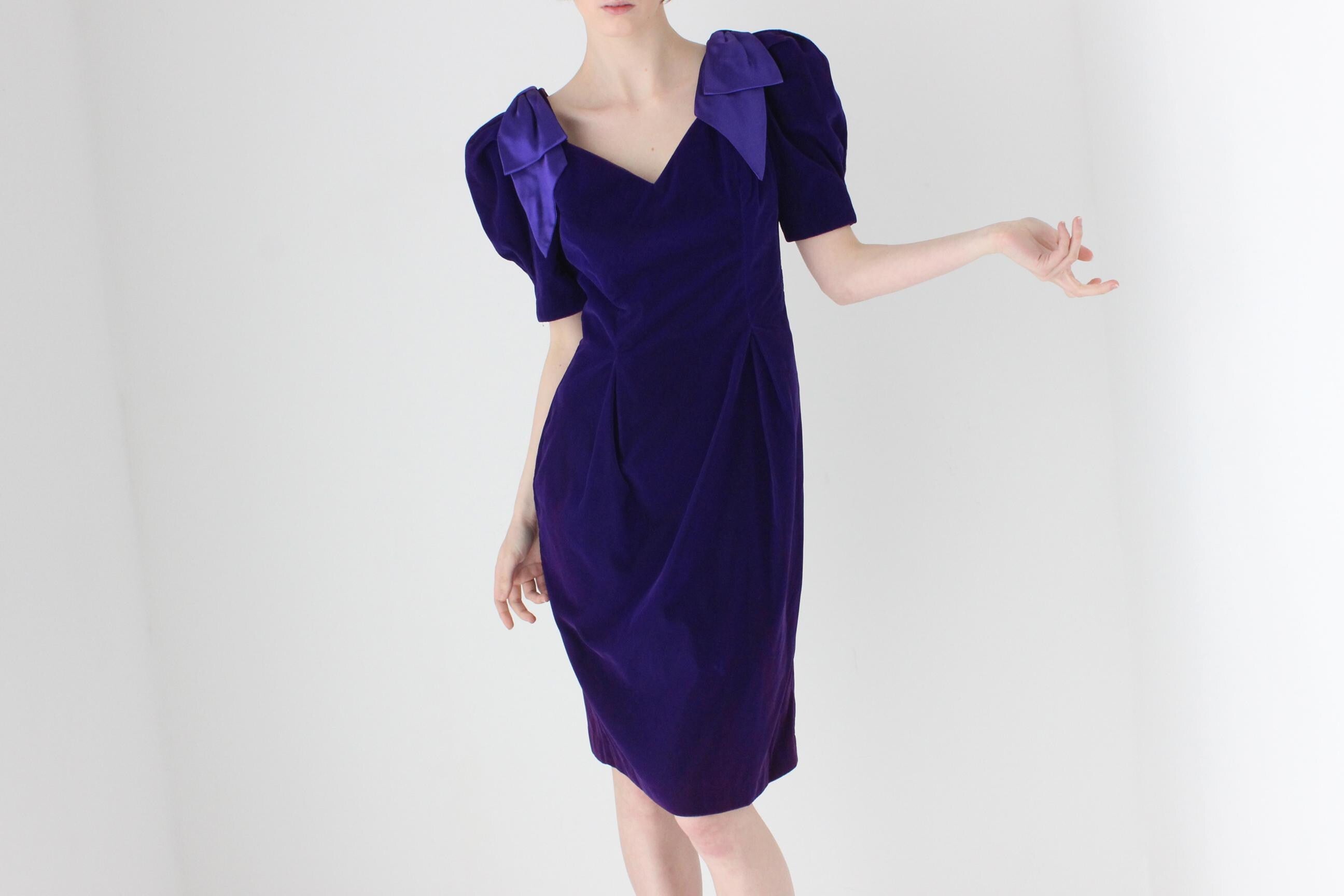 Divine 80s Velvet Fitted Hourglass Puff Sleeve Cocktail Dress