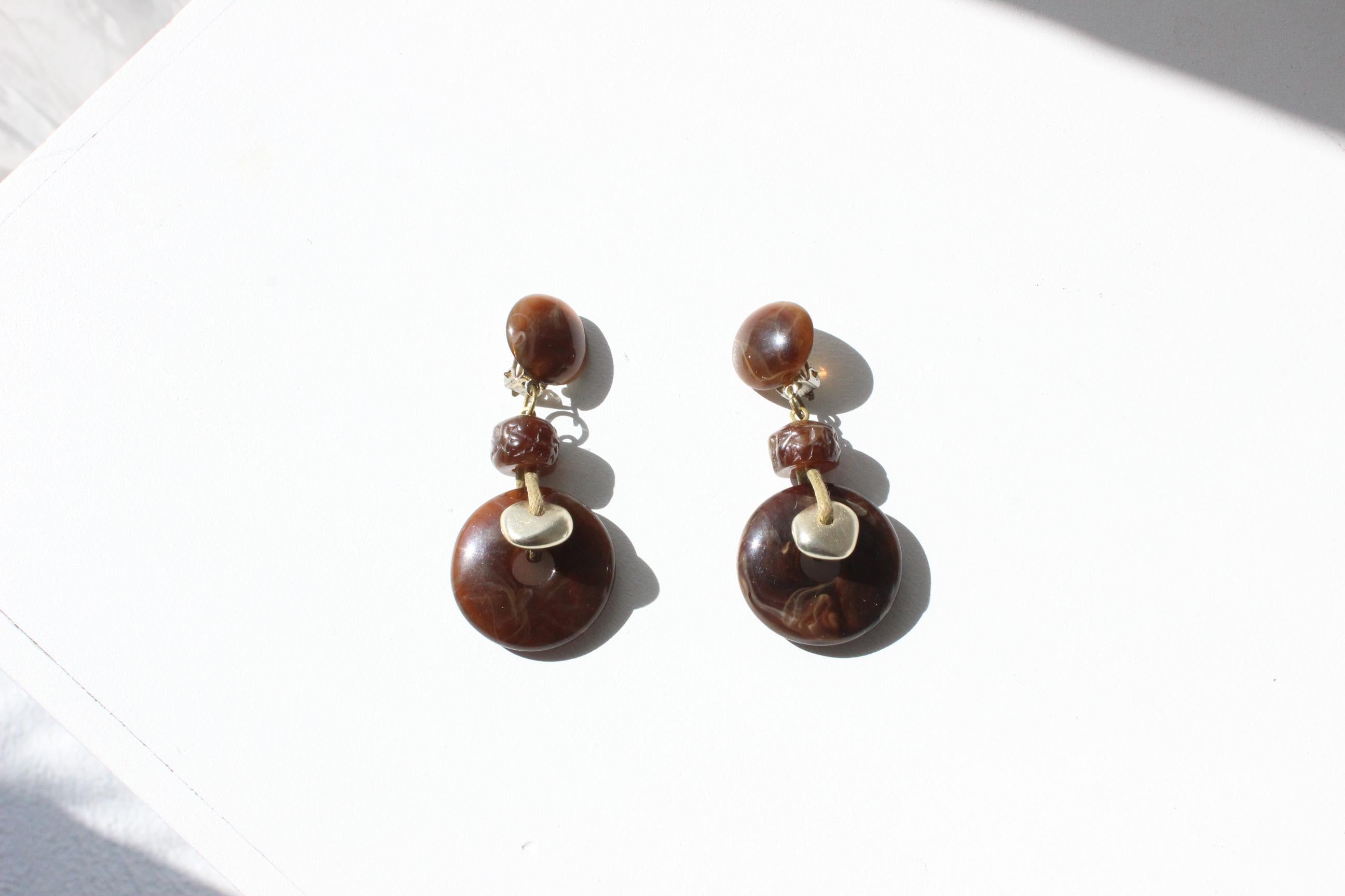 80s Chocolate Resin Abstract Dangly Clip On Earrings