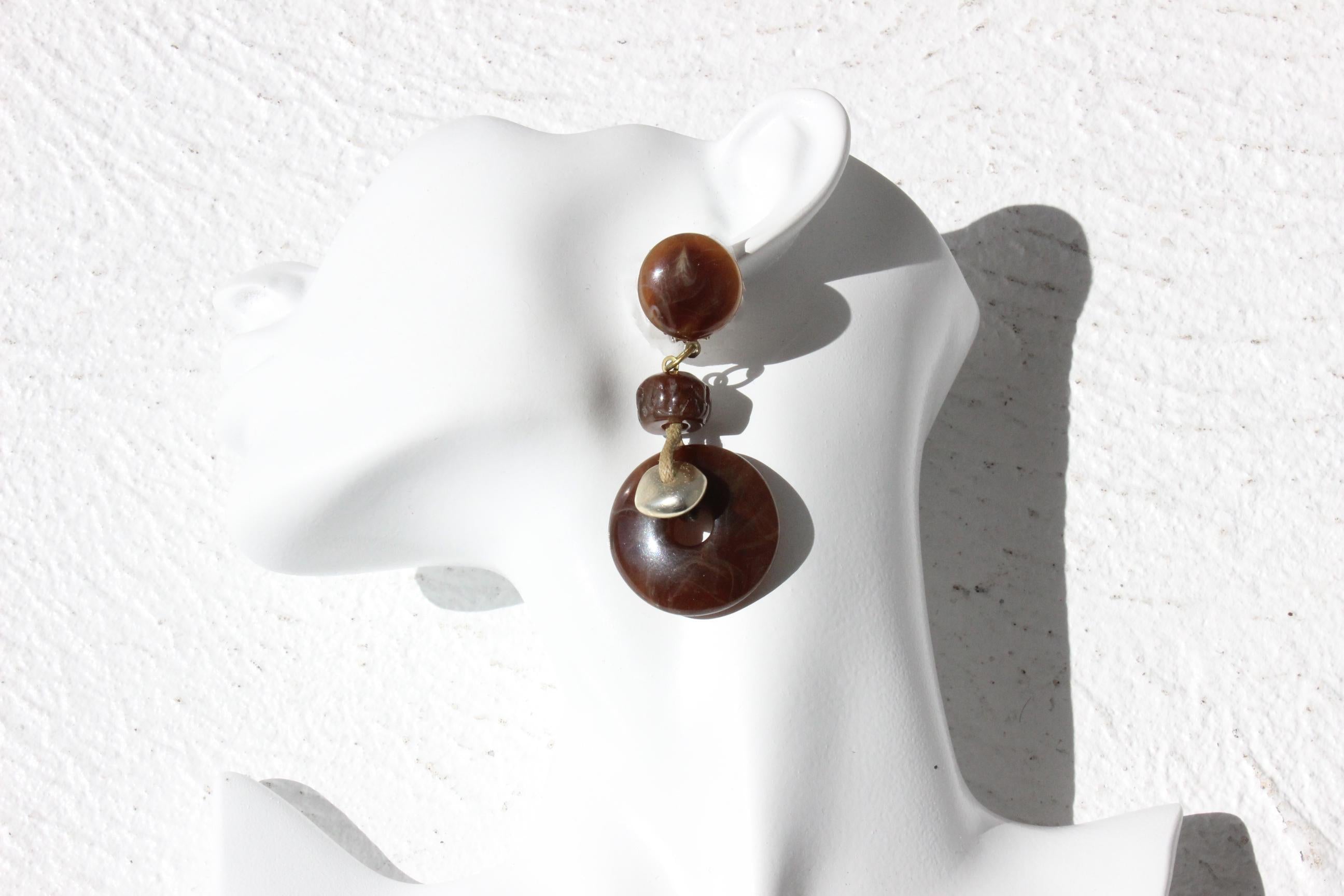 80s Chocolate Resin Abstract Dangly Clip On Earrings