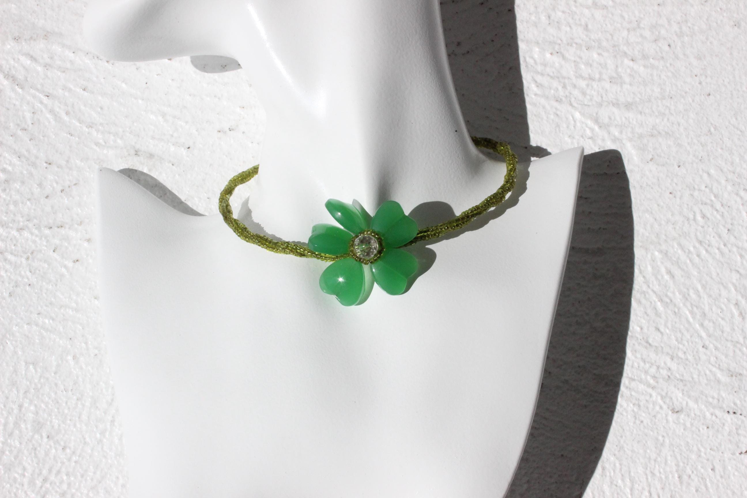 90s Green Resin Beaded 3D Flower Choker Necklace