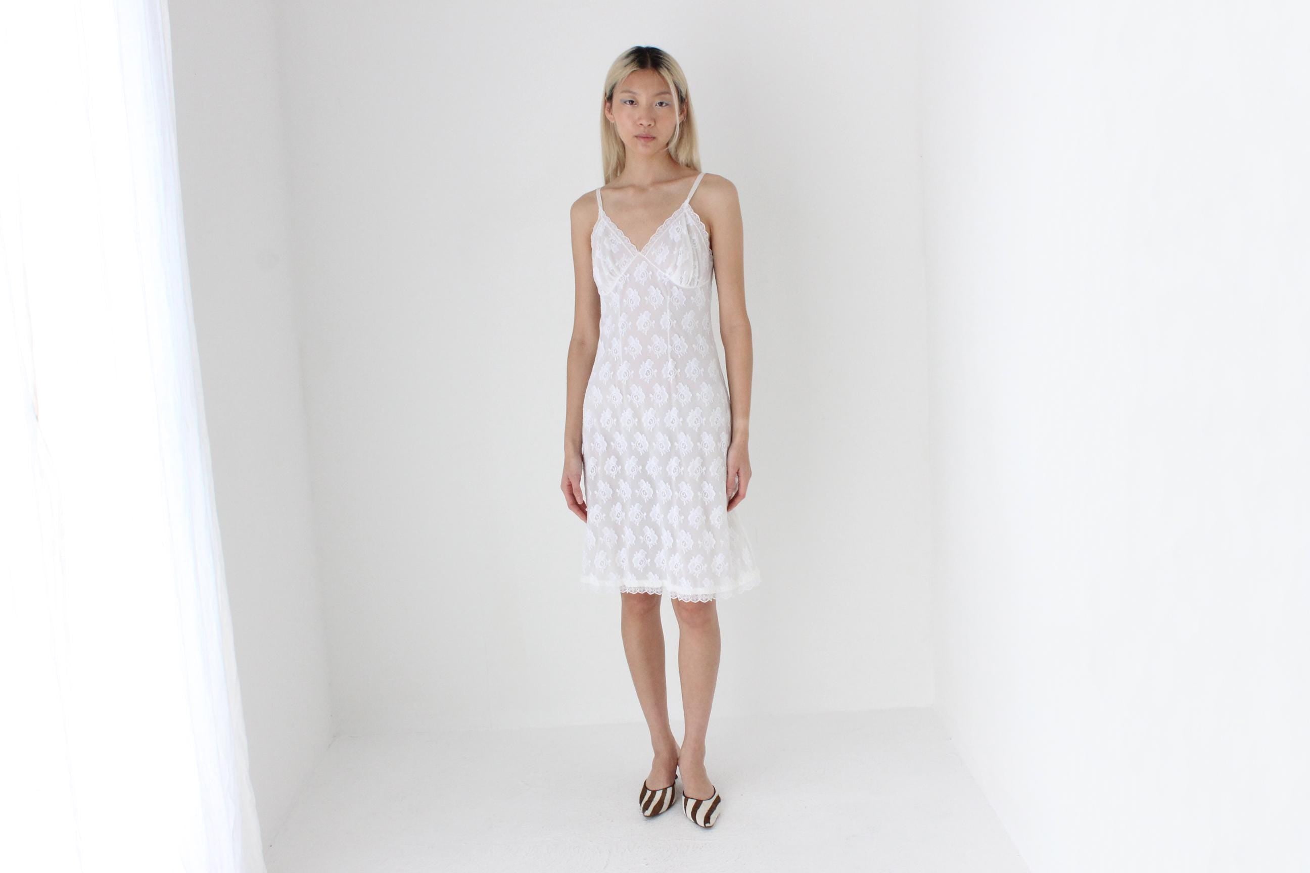 FUTURISM 80s Broderie Nylon Lace Slip