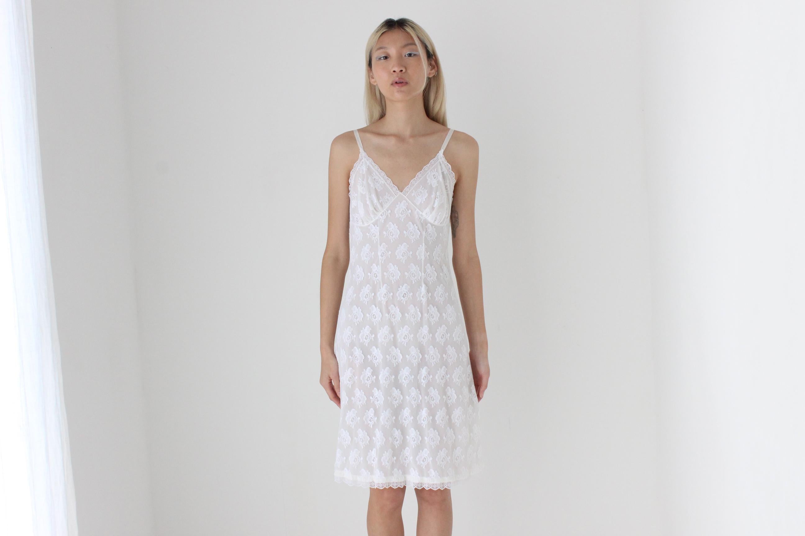FUTURISM 80s Broderie Nylon Lace Slip