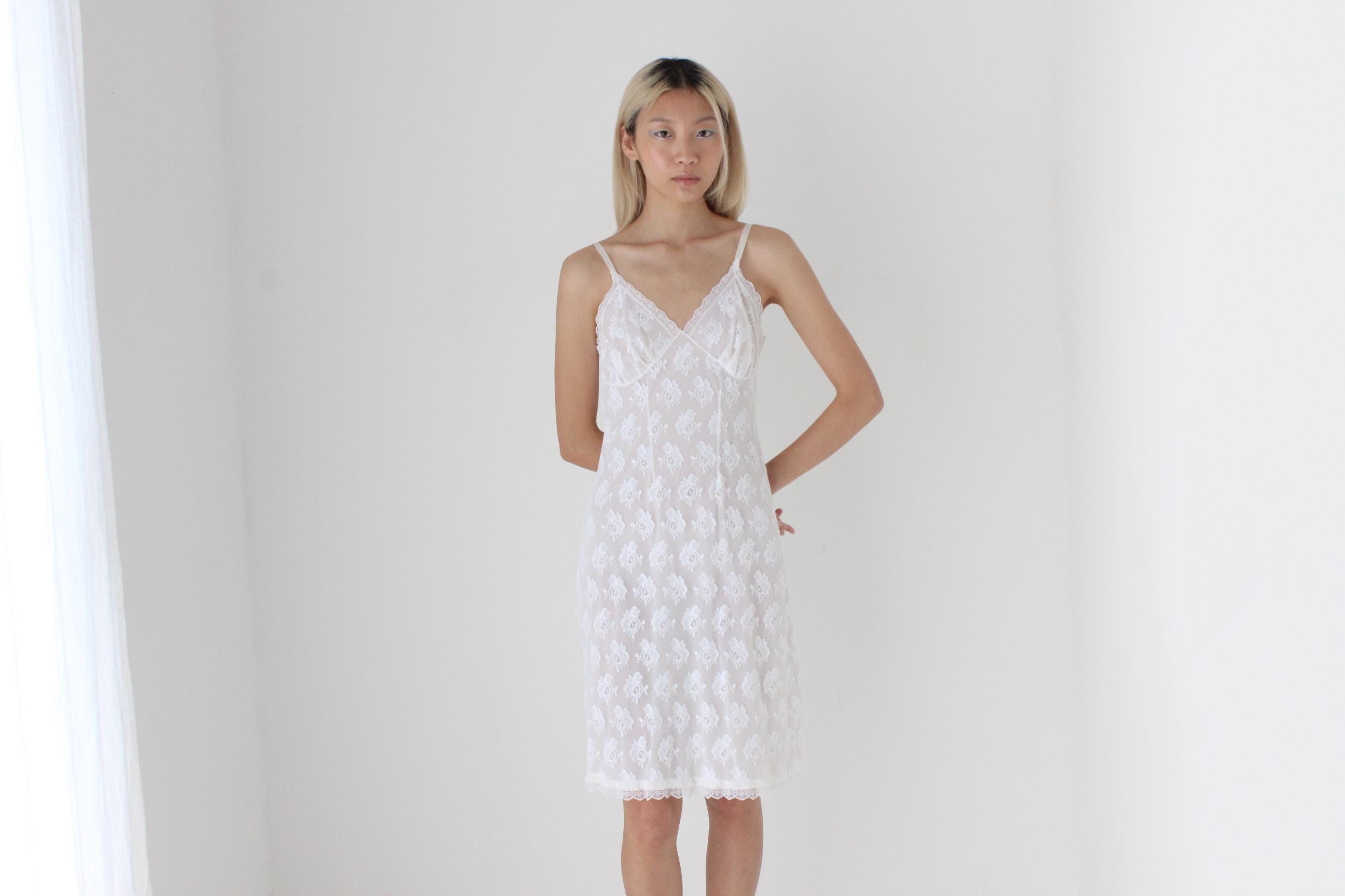 FUTURISM 80s Broderie Nylon Lace Slip