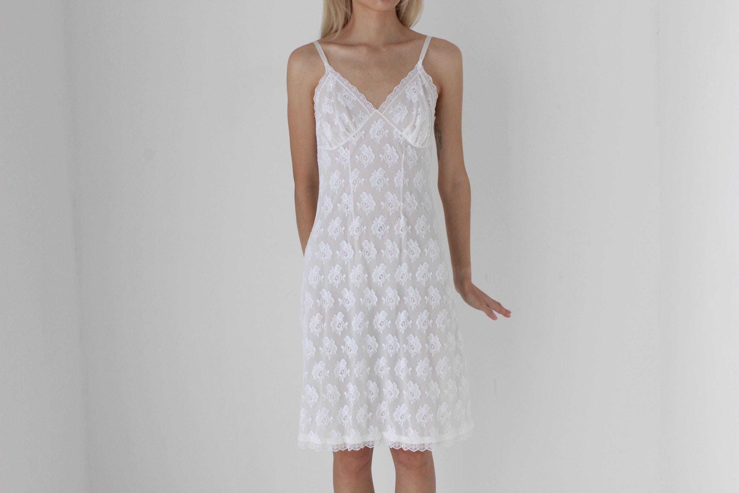 FUTURISM 80s Broderie Nylon Lace Slip