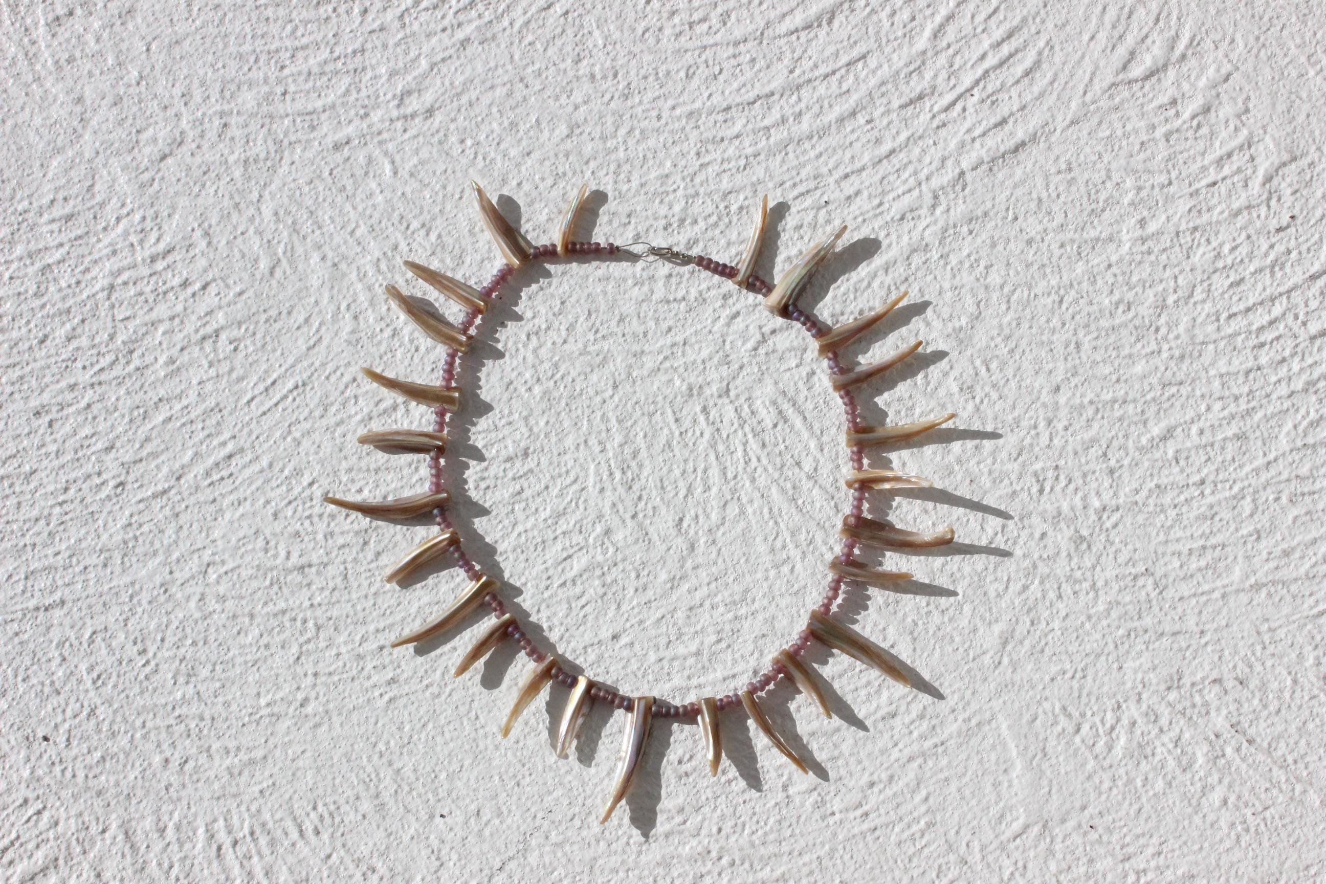 FUTURISM 90s Jagged Shell Necklace