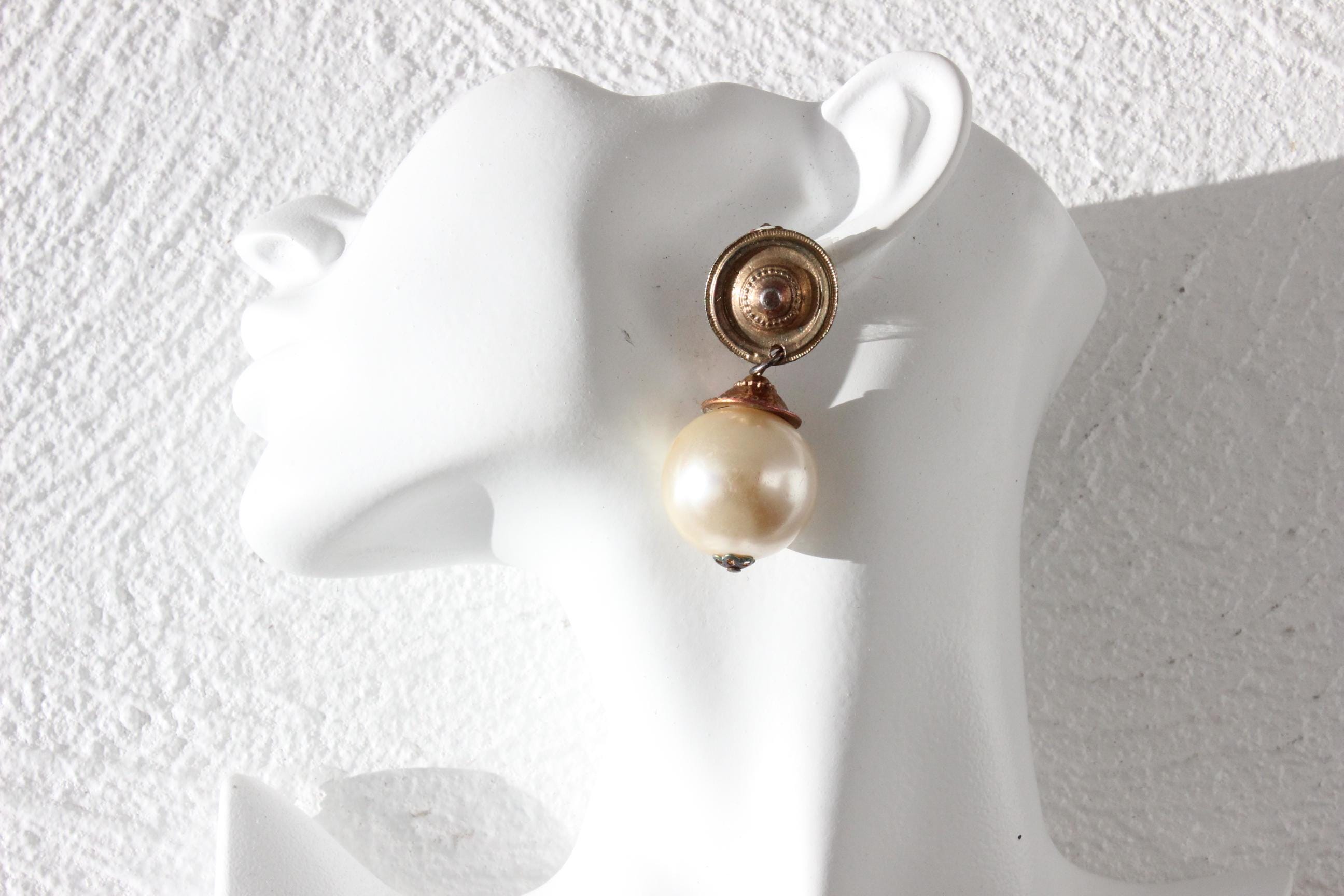 80s Art Deco Pearl Clip On Droplet Earrings