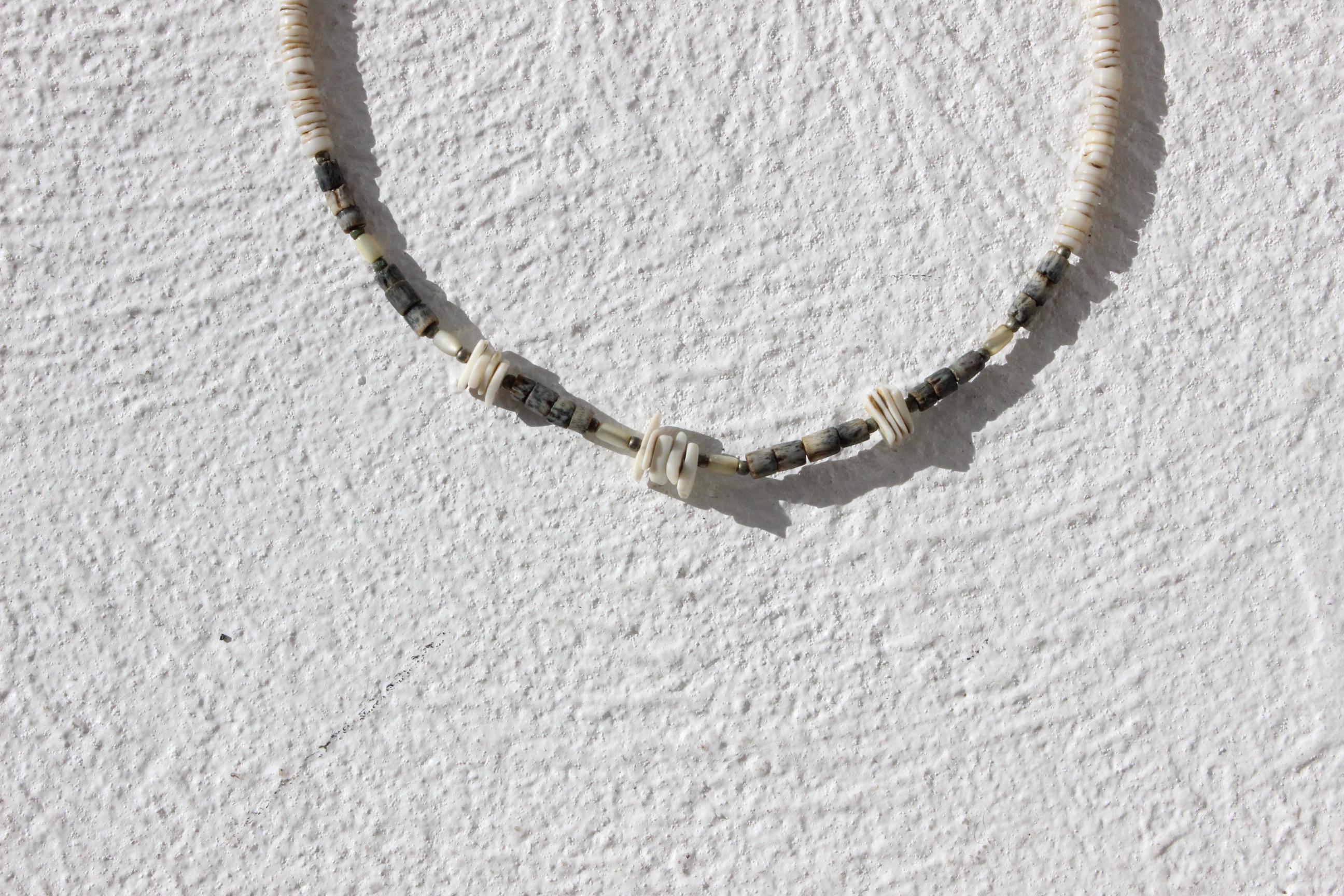 FUTURISM 90s Puka Shell Necklace