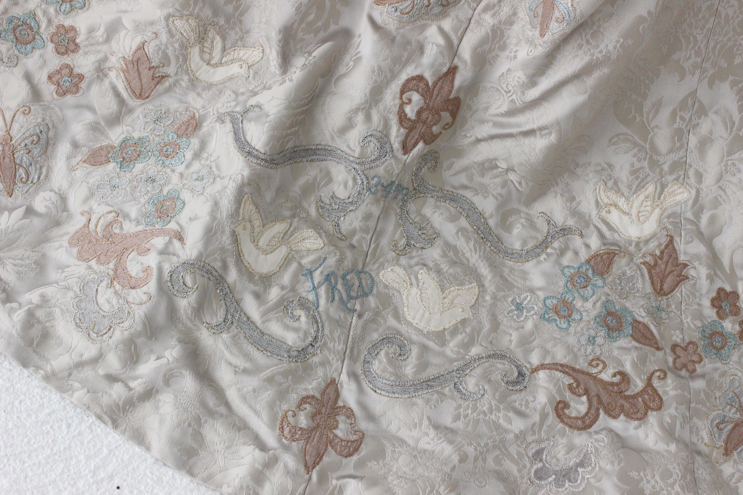 1994 Romantic Renaissance Bride Courtier Jacquard Wedding Dress