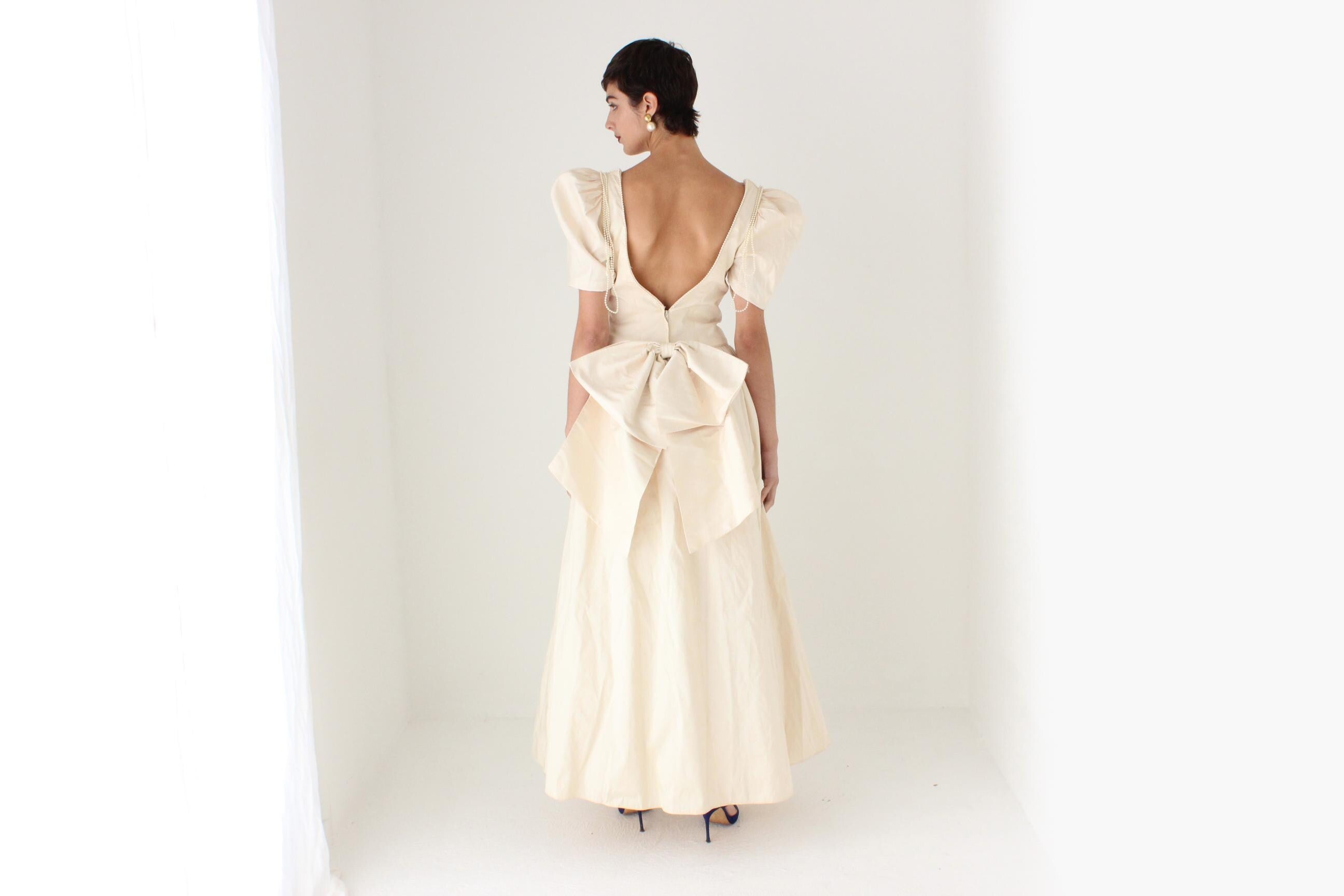 80s Mariana Hardwick Pure Silk Basque Waist Sweetheart Puff Sleeve Wedding Gown