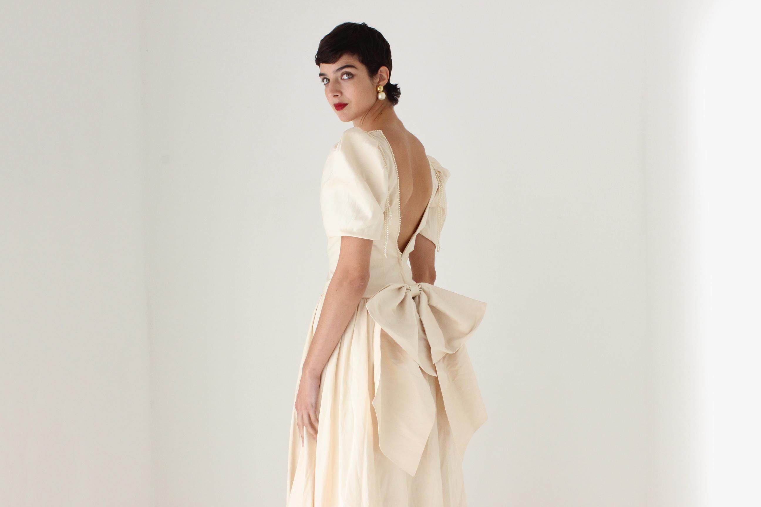 80s Mariana Hardwick Pure Silk Basque Waist Sweetheart Puff Sleeve Wedding Gown