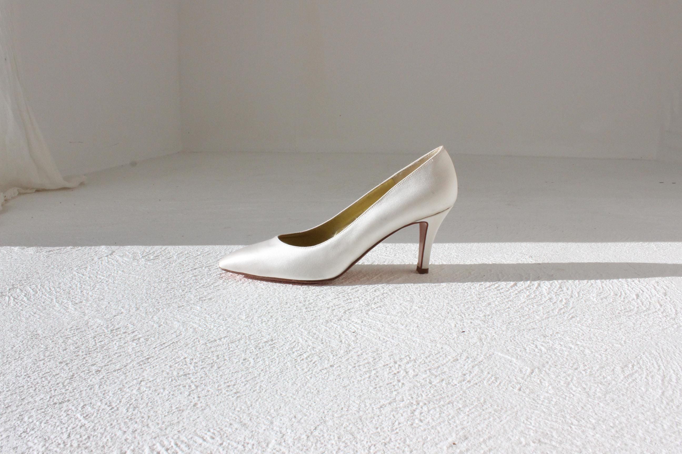 90s Bruno Magli Ivory Satin Bridal Pumps - Euro 38