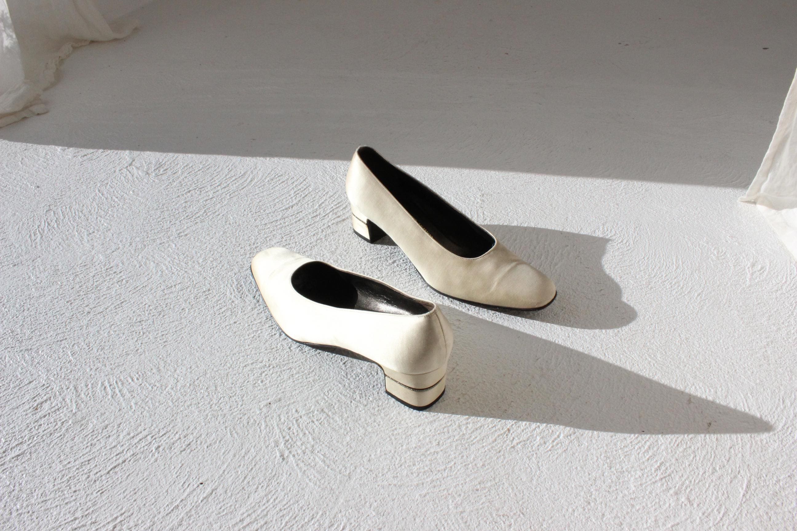 80s Salvatore Ferragamo Bone Satin Low Heel Shoes - Euro 39.5