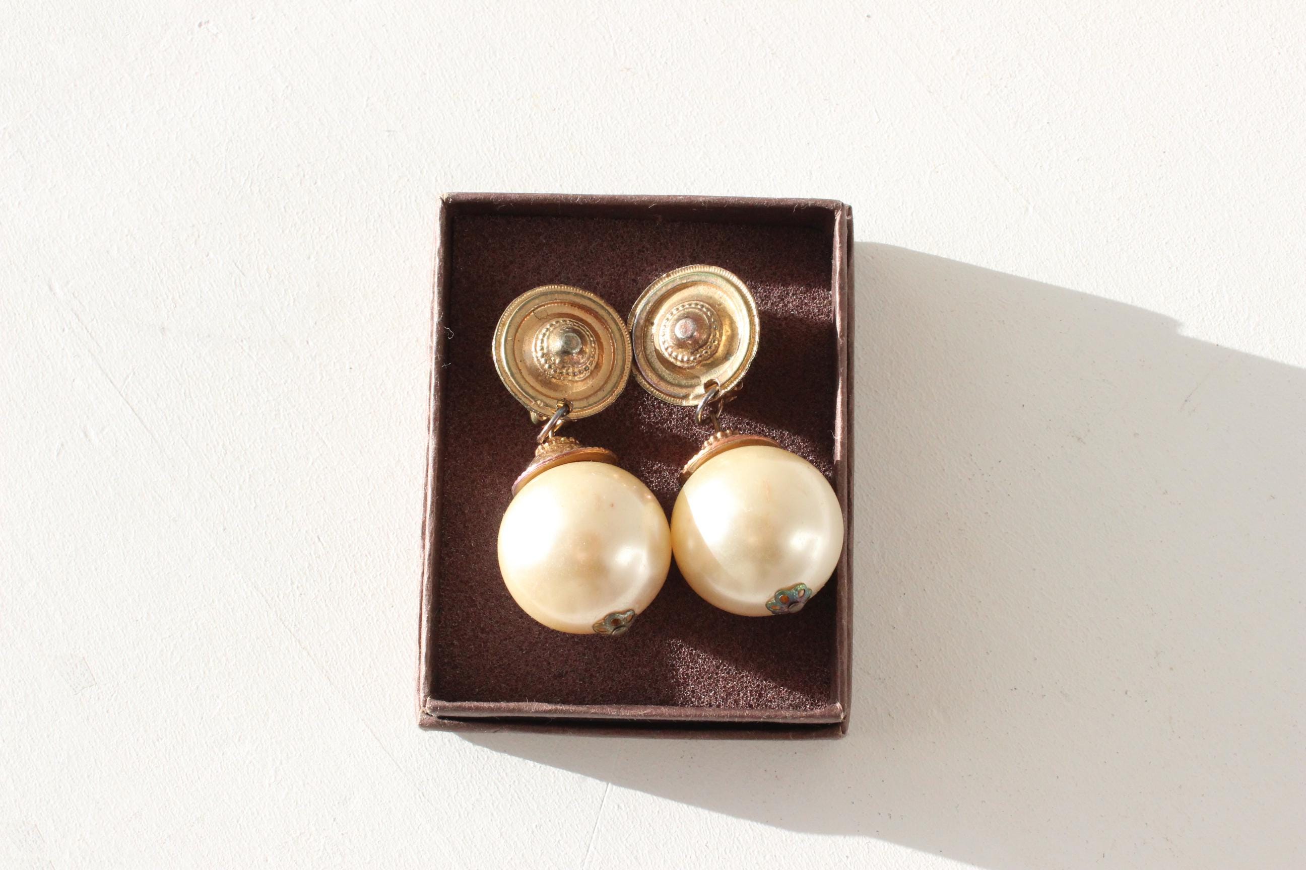 80s Art Deco Pearl Clip On Droplet Earrings