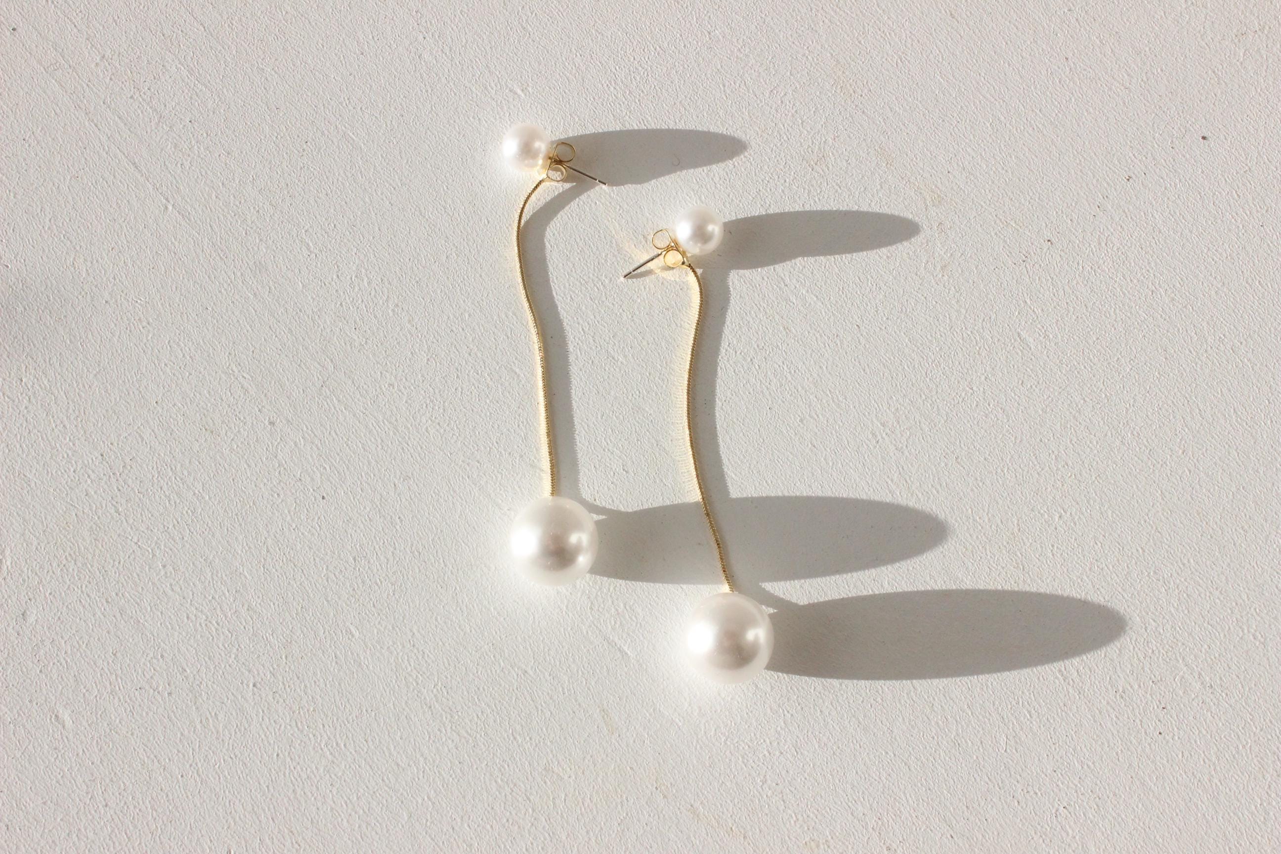 Modernist Pearl Chain Dangling Droplet Earrings