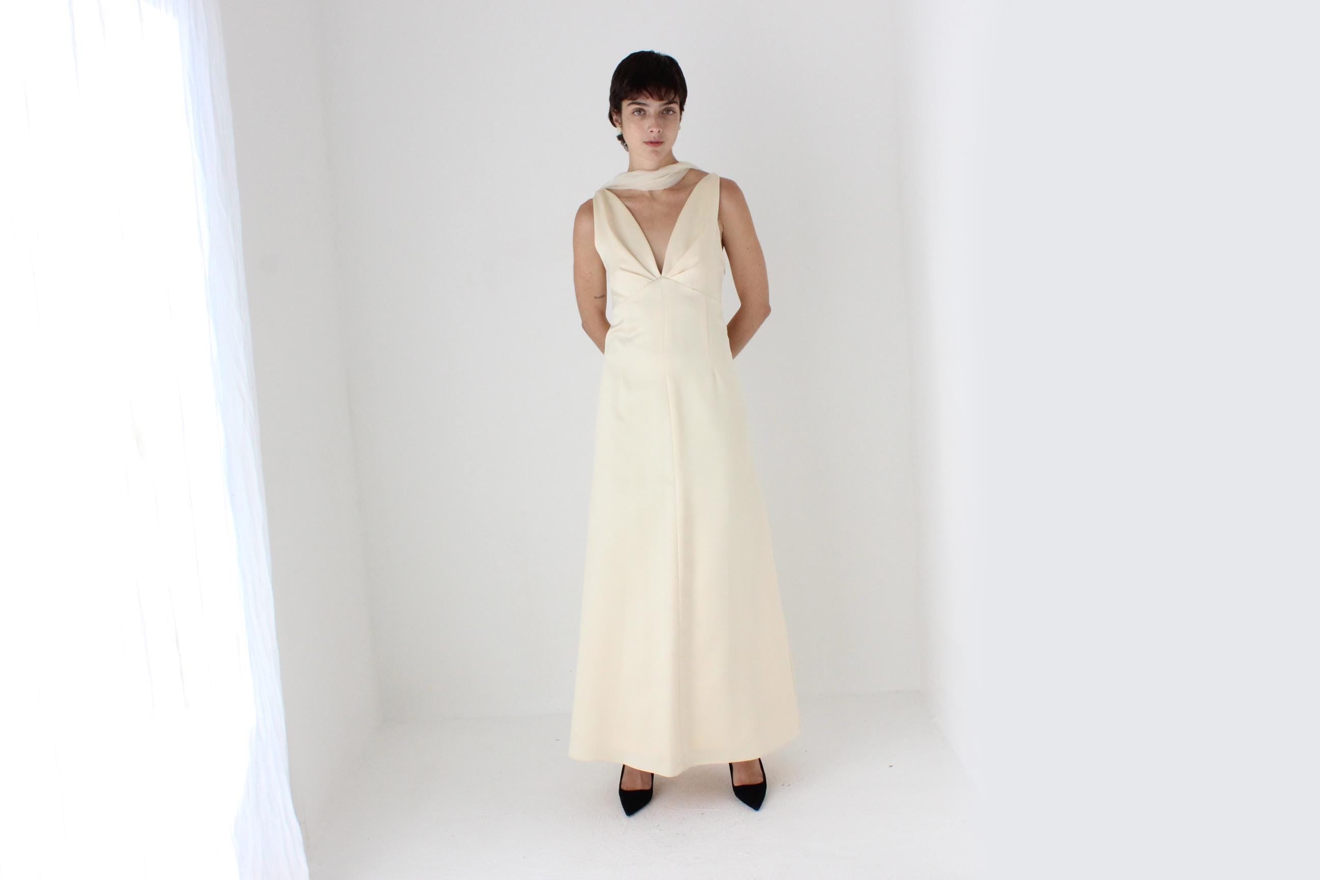 90s Vintage VERA WANG Plunge Neck A-Line Buttercream Gown