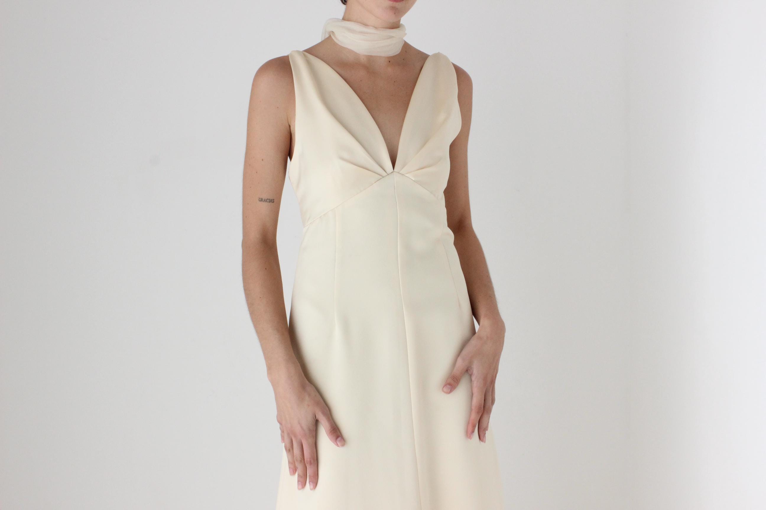 90s Vintage VERA WANG Plunge Neck A-Line Buttercream Gown