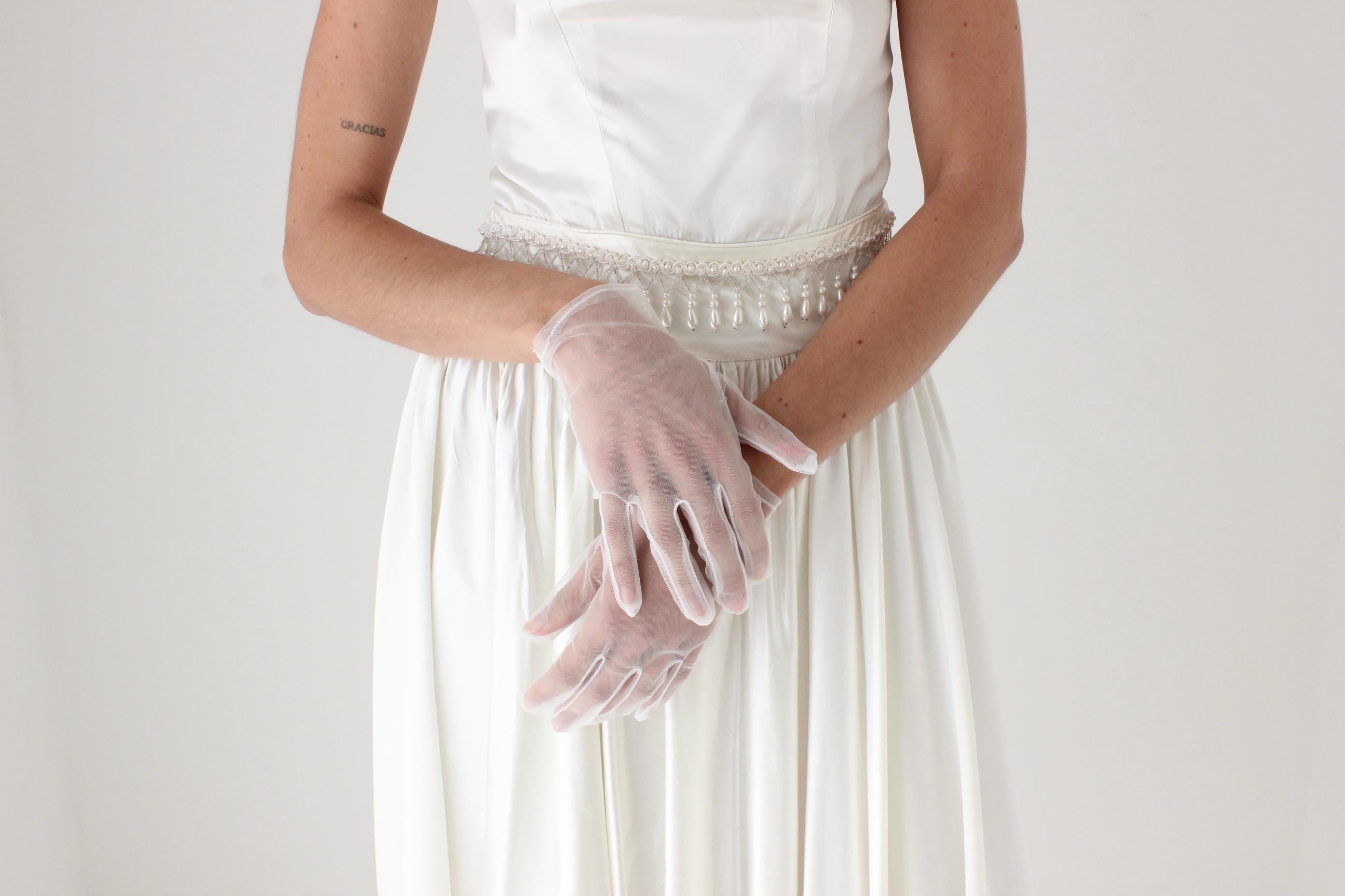 Tulle / Mesh / Transparent Ivory Bridal Gloves