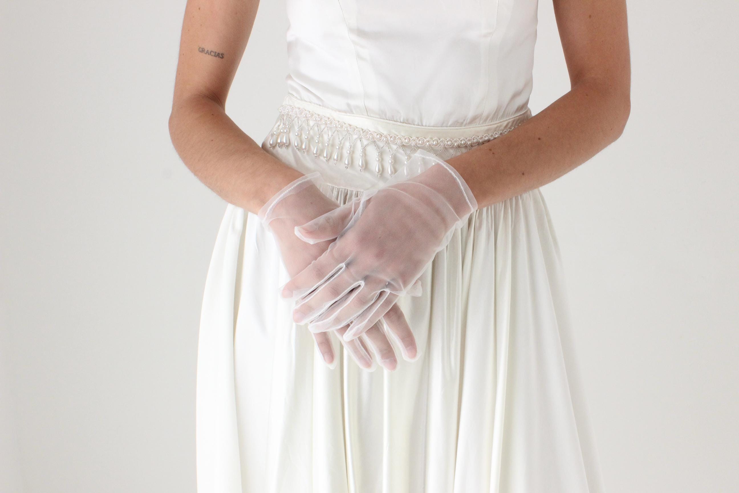 Tulle / Mesh / Transparent Ivory Bridal Gloves