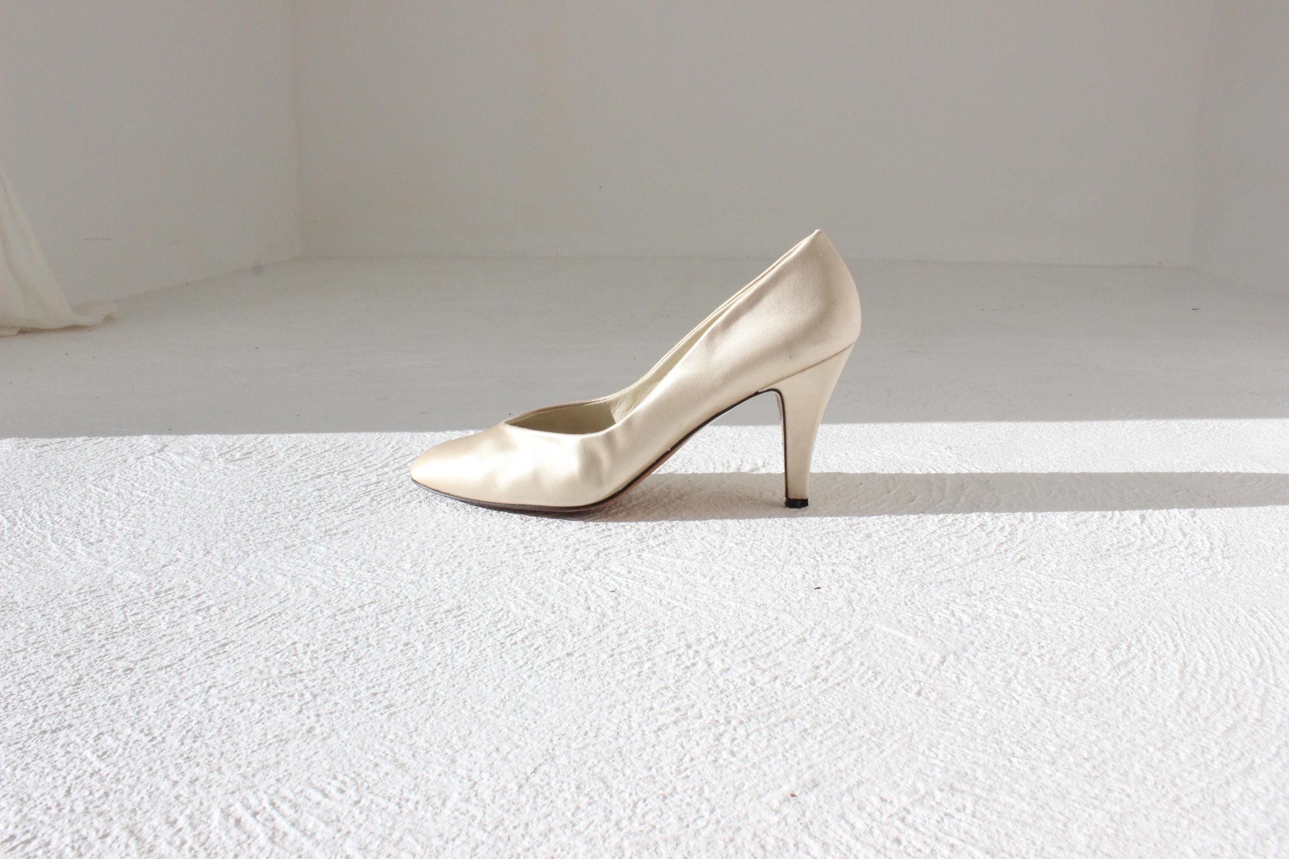 80s Yves Saint Laurent Cream Satin Bridal Pumps - Euro 39