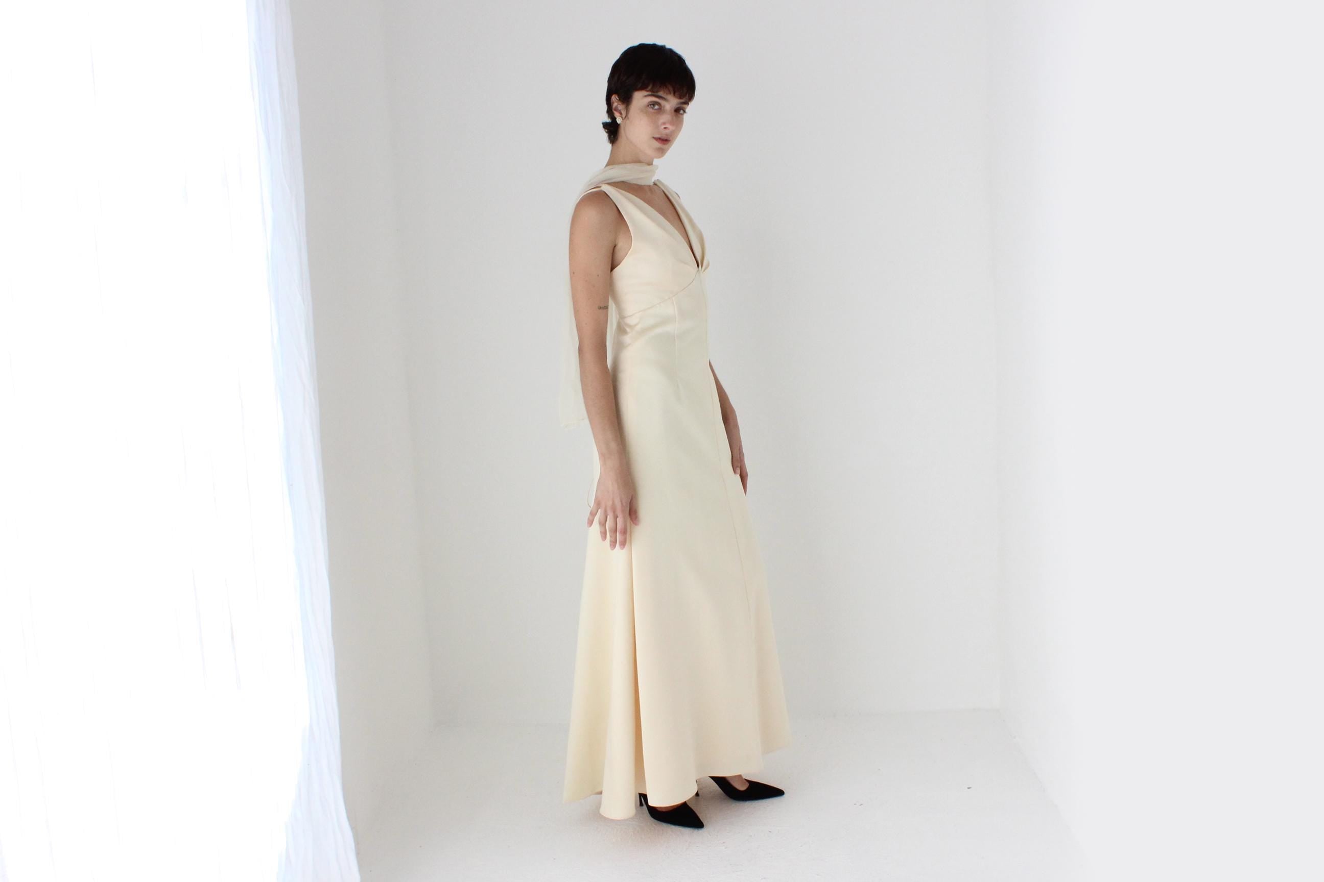 90s Vintage VERA WANG Plunge Neck A-Line Buttercream Gown