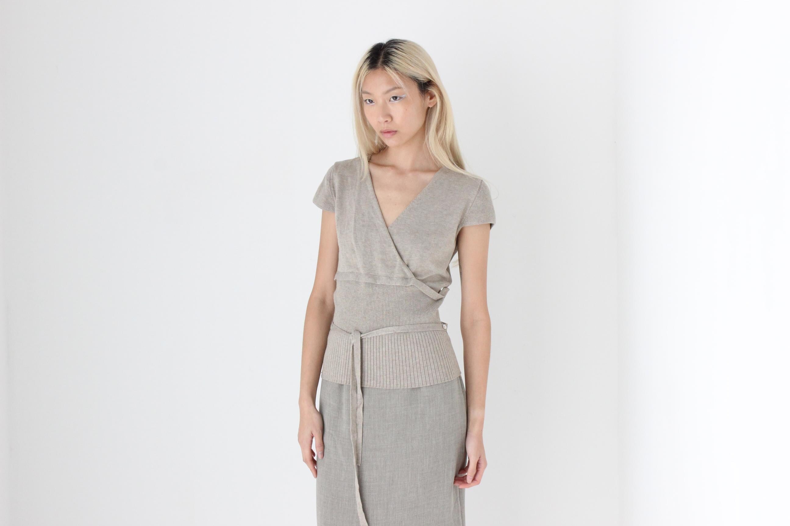 FUTURISM Y2K Neutral Plunge Neck Stretch Fitted Top