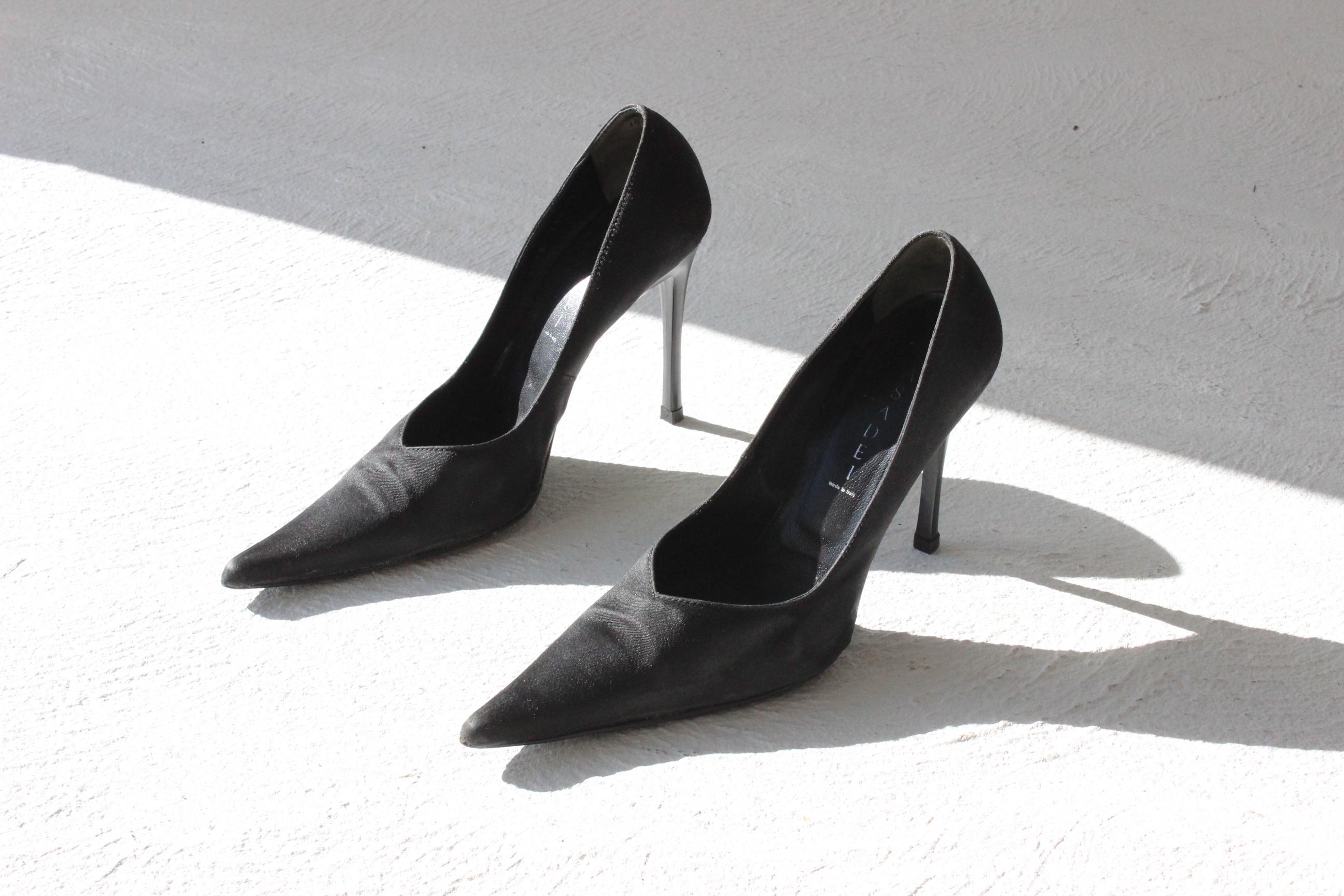 FUTURISM 2000s Casadei Satin Knife Point Stiletto Pumps ~ Euro 38