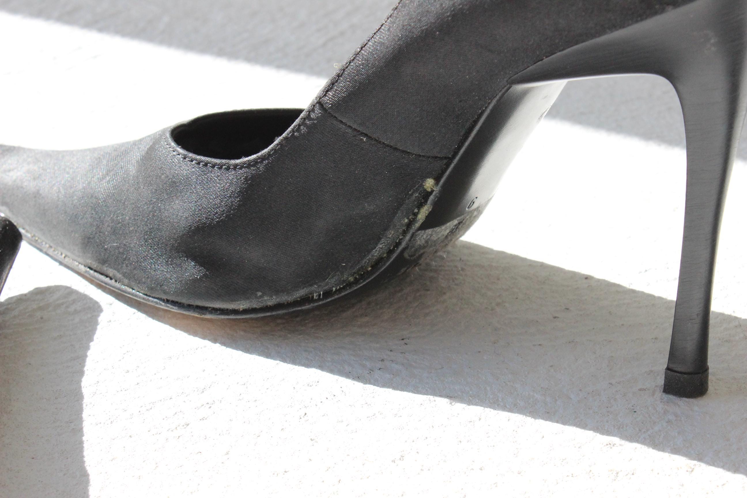 FUTURISM 2000s Casadei Satin Knife Point Stiletto Pumps ~ Euro 38