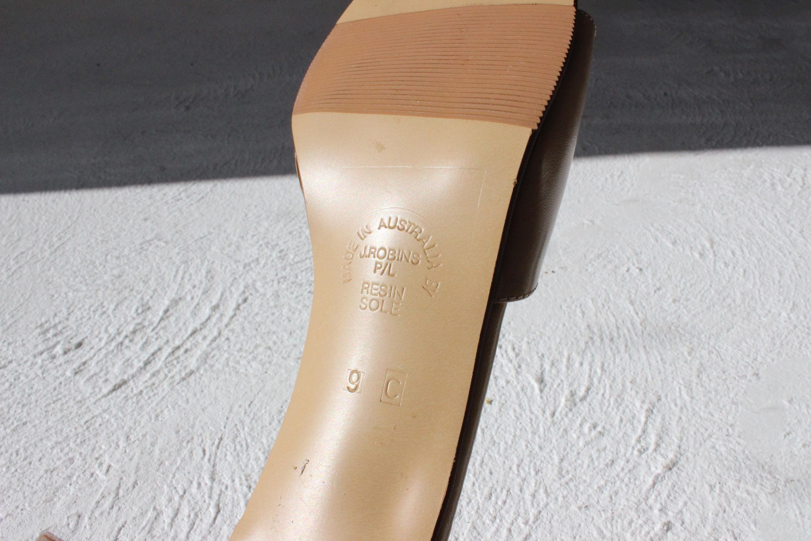 FUTURISM Neutral Y2K Leather Mules ~ Euro 39