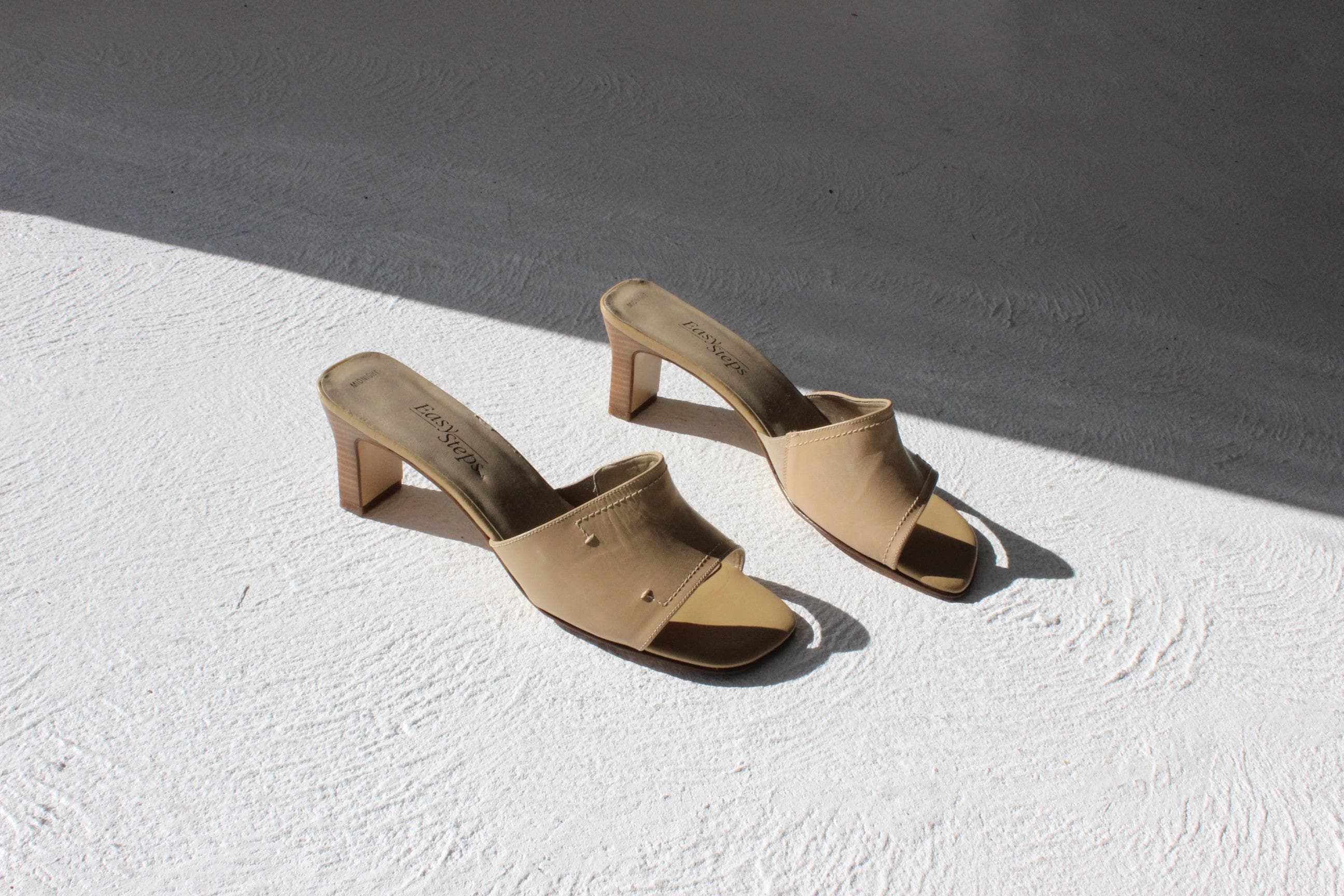 FUTURISM Neutral Y2K Leather Mules ~ Euro 39