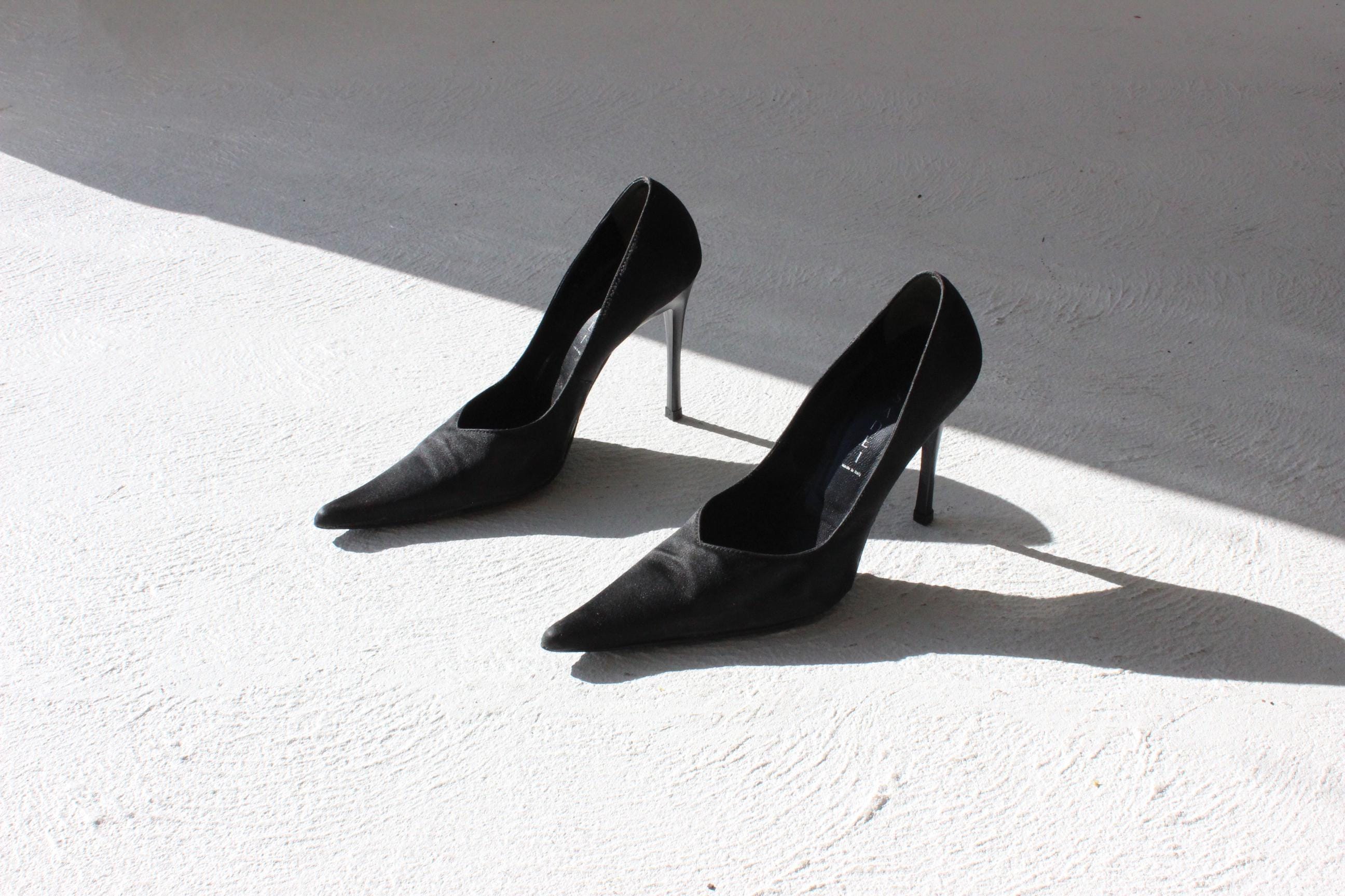FUTURISM 2000s Casadei Satin Knife Point Stiletto Pumps ~ Euro 38