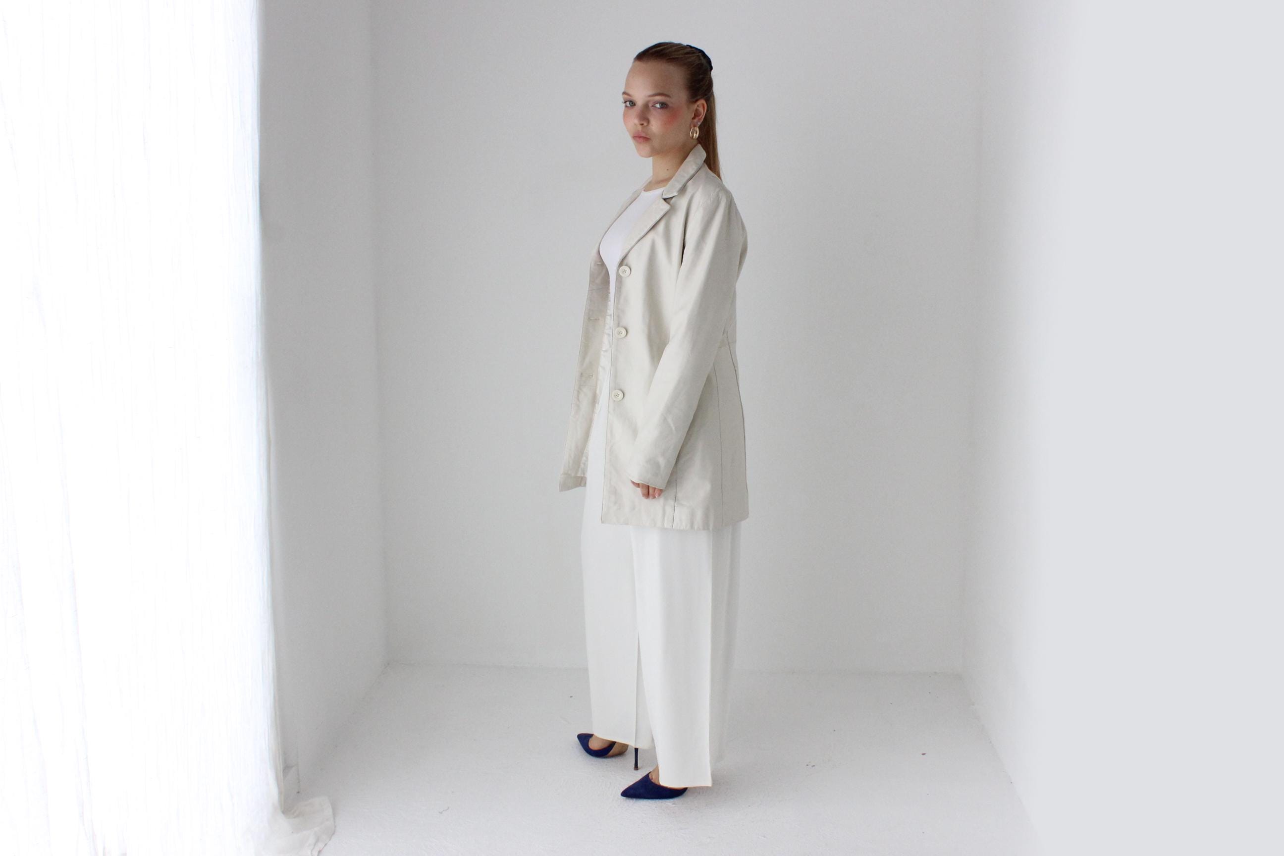 Minimal 90s White Leather Coat by Siricco