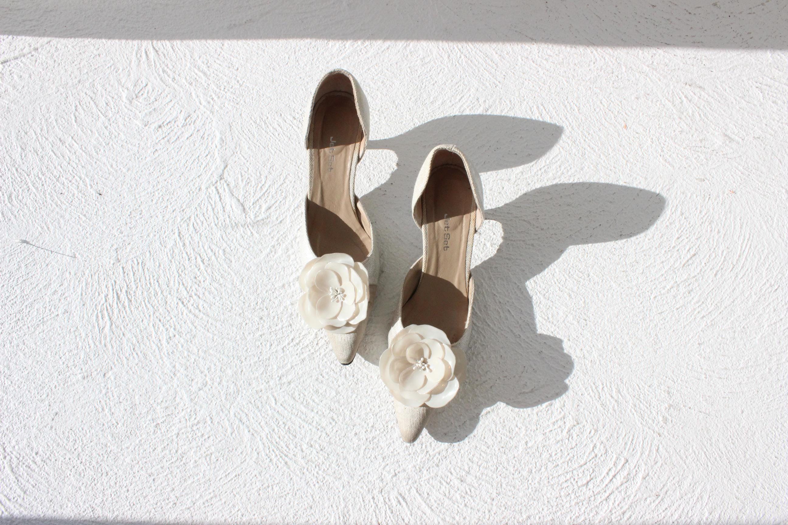 FRENCH COLLECTION Y2K Pointed Toe Kitten Heels w/ Large Flower ~ Euro 38