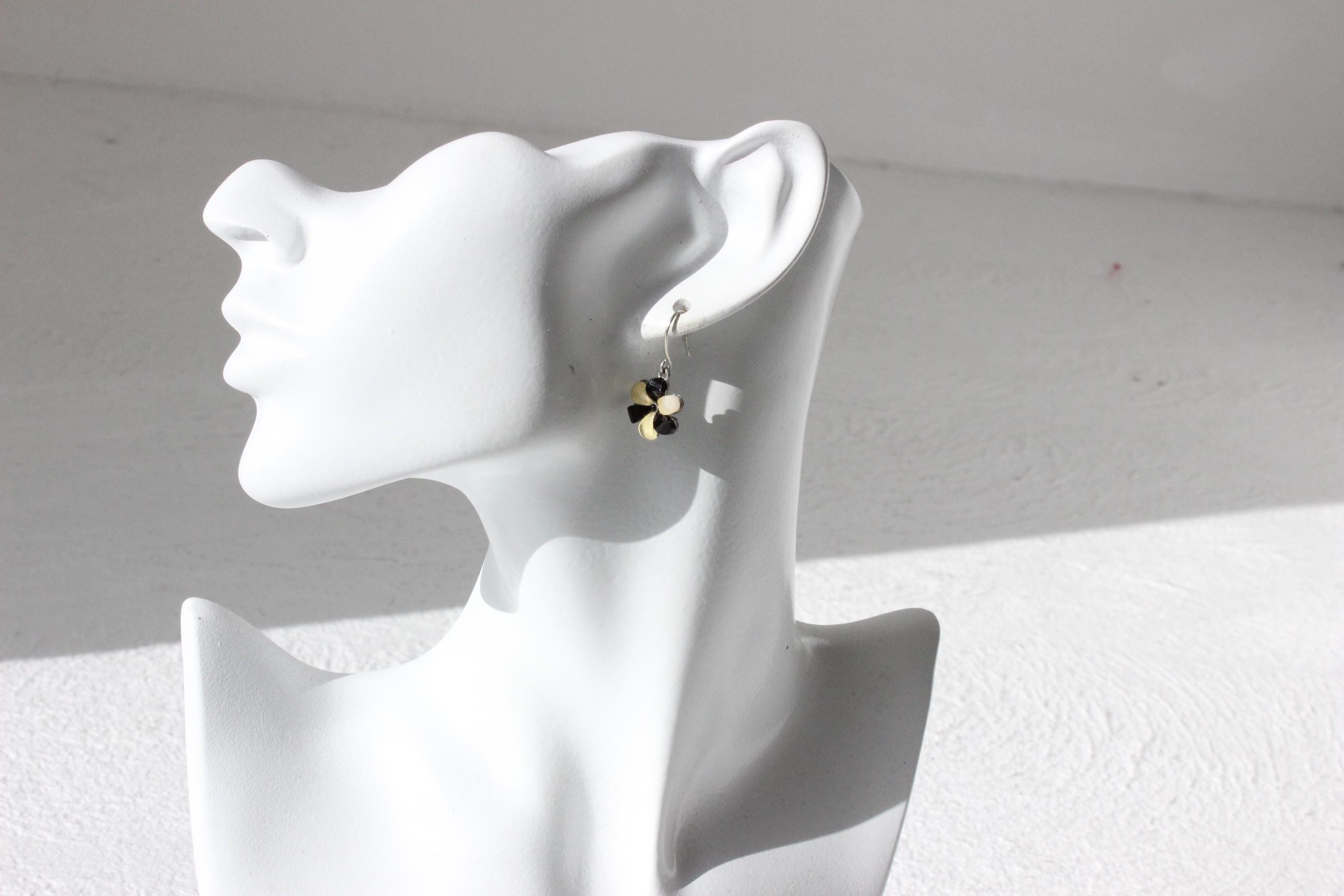 90s Beaded Flower Dangly Earrings