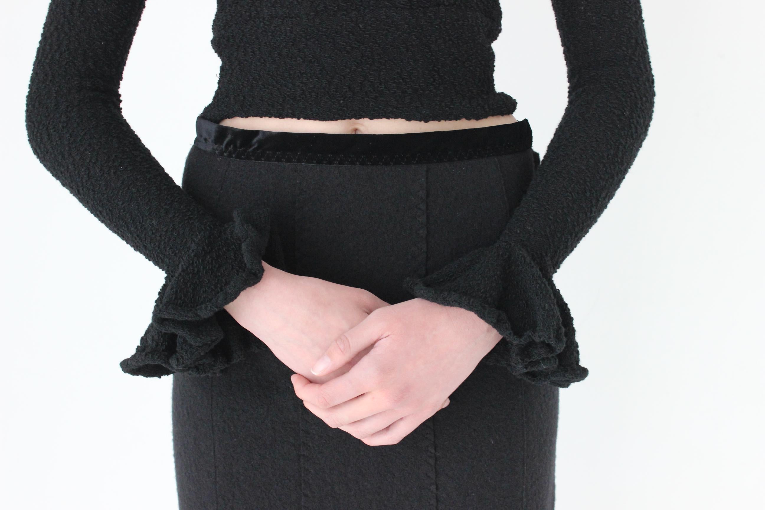 FRENCH COLLECTION 70s Stretch Boucle Knit Top w/ Ruffle Wrists